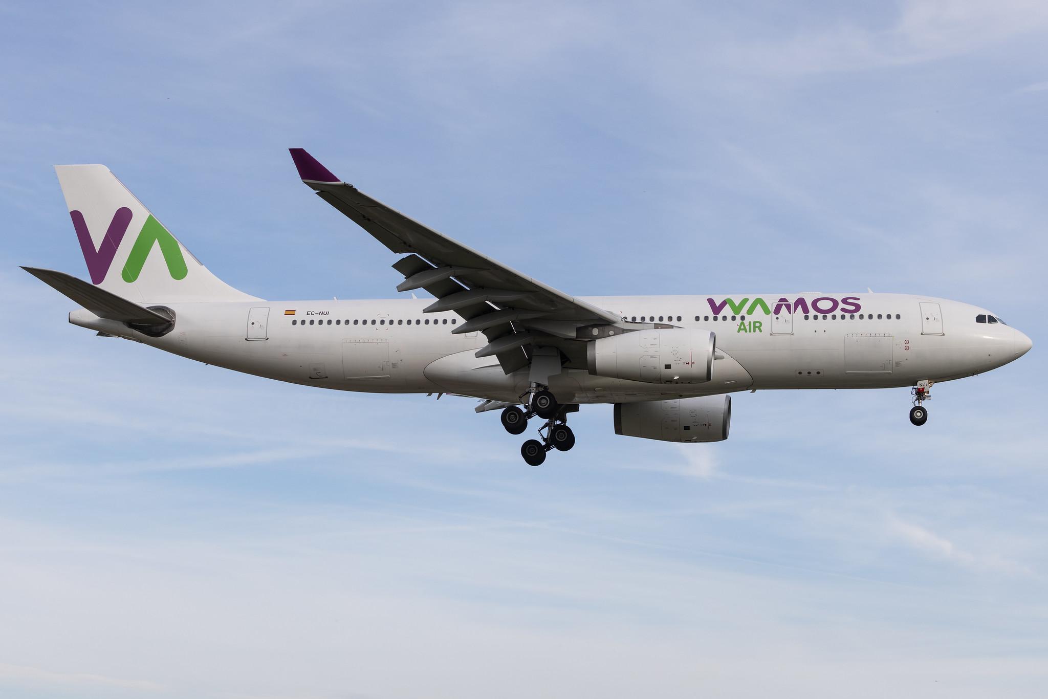 Hamburg Airport: Wamos Air (EB / PLM) | Airbus A330-243 A332 | EC-NUI | MSN 0963