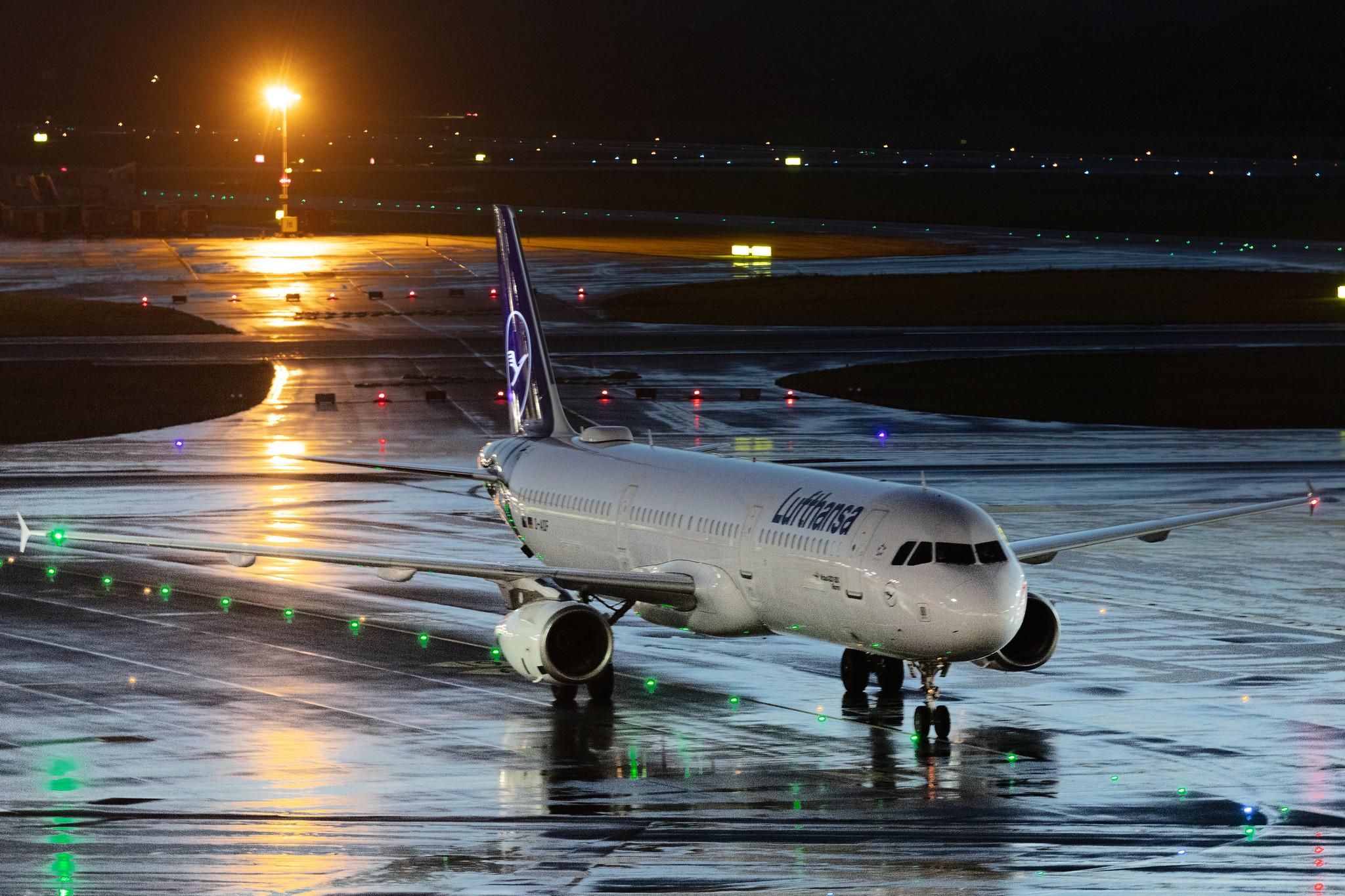 Hamburg Airport: Lufthansa (LH / DLH) |  Airbus A321-231 A321 | D-AIDF | MSN 4626