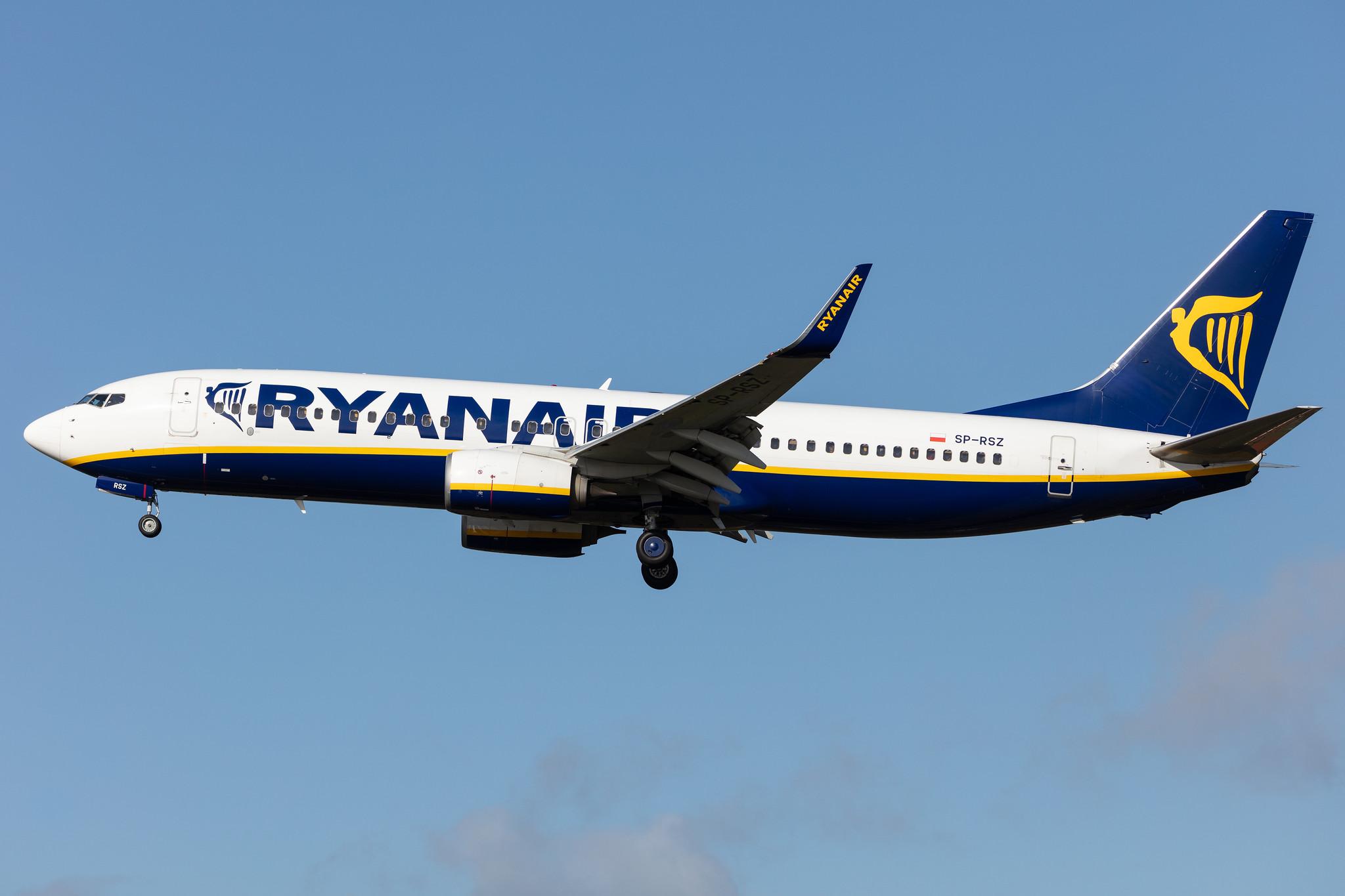 Hamburg Airport: Ryanair (FR / RYR) | Operator: Buzz |  Boeing 737-8AS B738 | SP-RSZ | MSN 44688