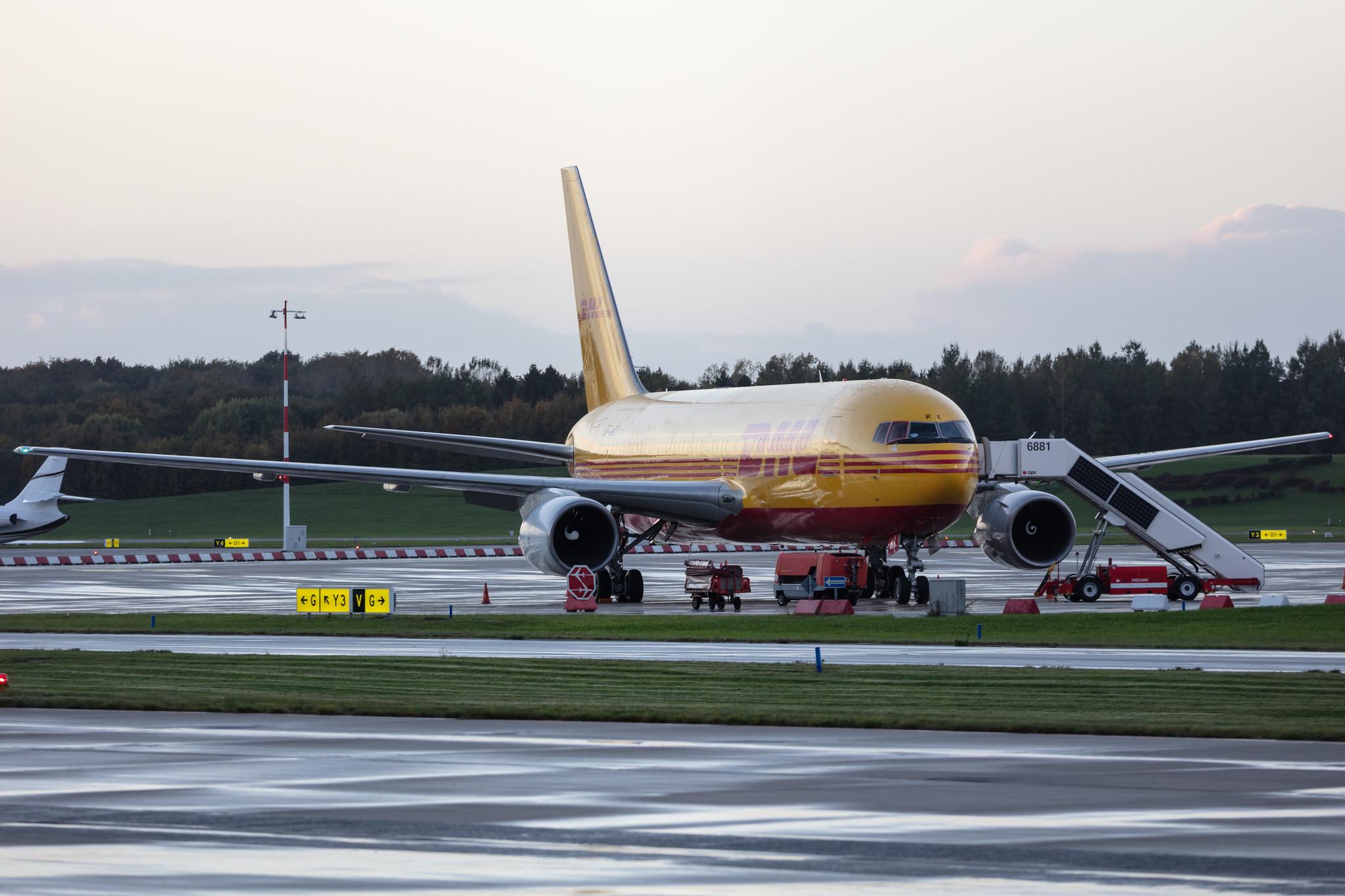 Hamburg Airport: DHL (D0 / DHK) | Operator: Skytaxi |  Boeing 767-281(BDSF) B762 | SP-MRE | MSN 23146