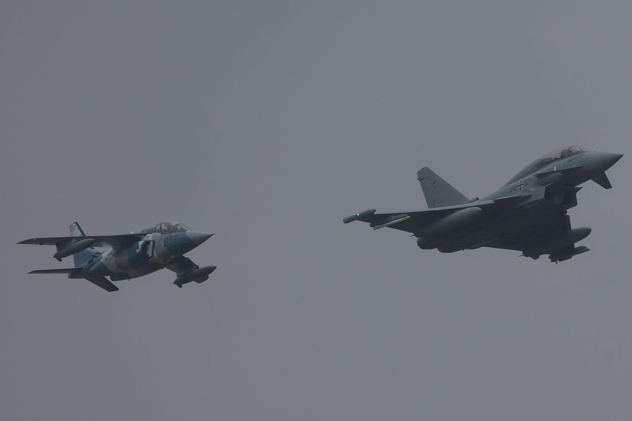 Fliegerhorst Hohn: German Air Force (/ GAF) | Eurofighter Typhoon EF2000 EUFI | 30+67 | MSN GT0018