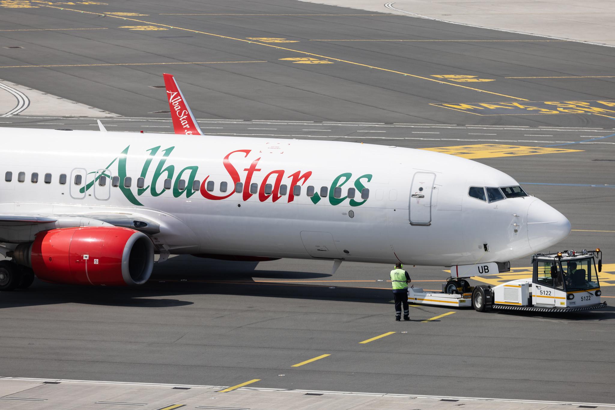 Hamburg Airport: AlbaStar (AP / LAV) | Boeing 737-86J B738 | EC-MUB | MSN 32920
