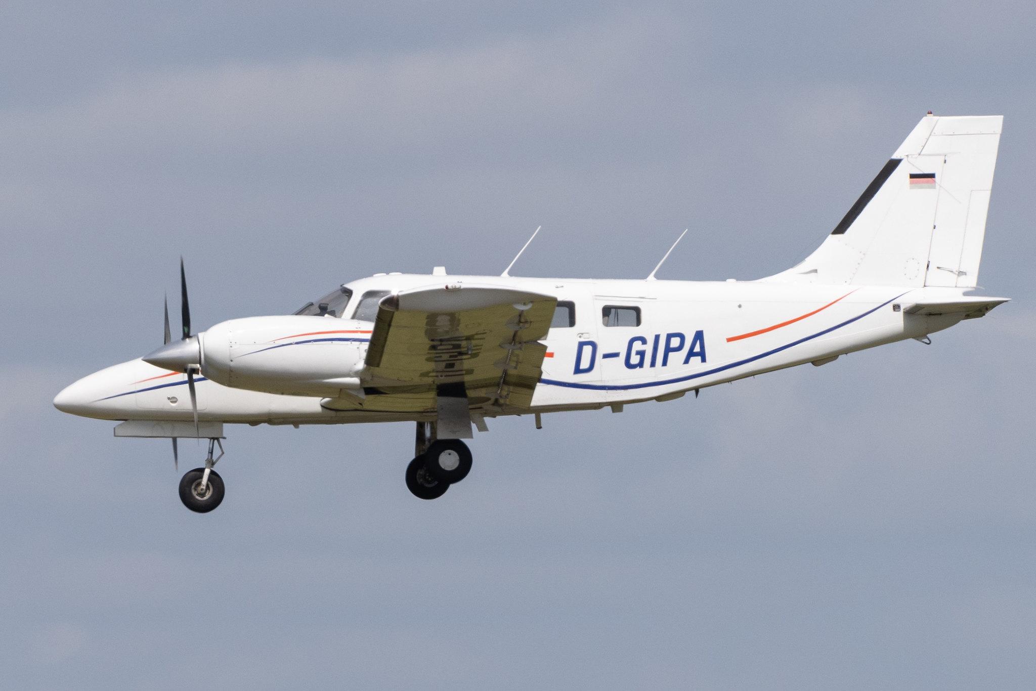 Hamburg Airport: Private owner |  Piper PA34-220T Seneca IV PA34 | D-GIPA | MSN 3449048