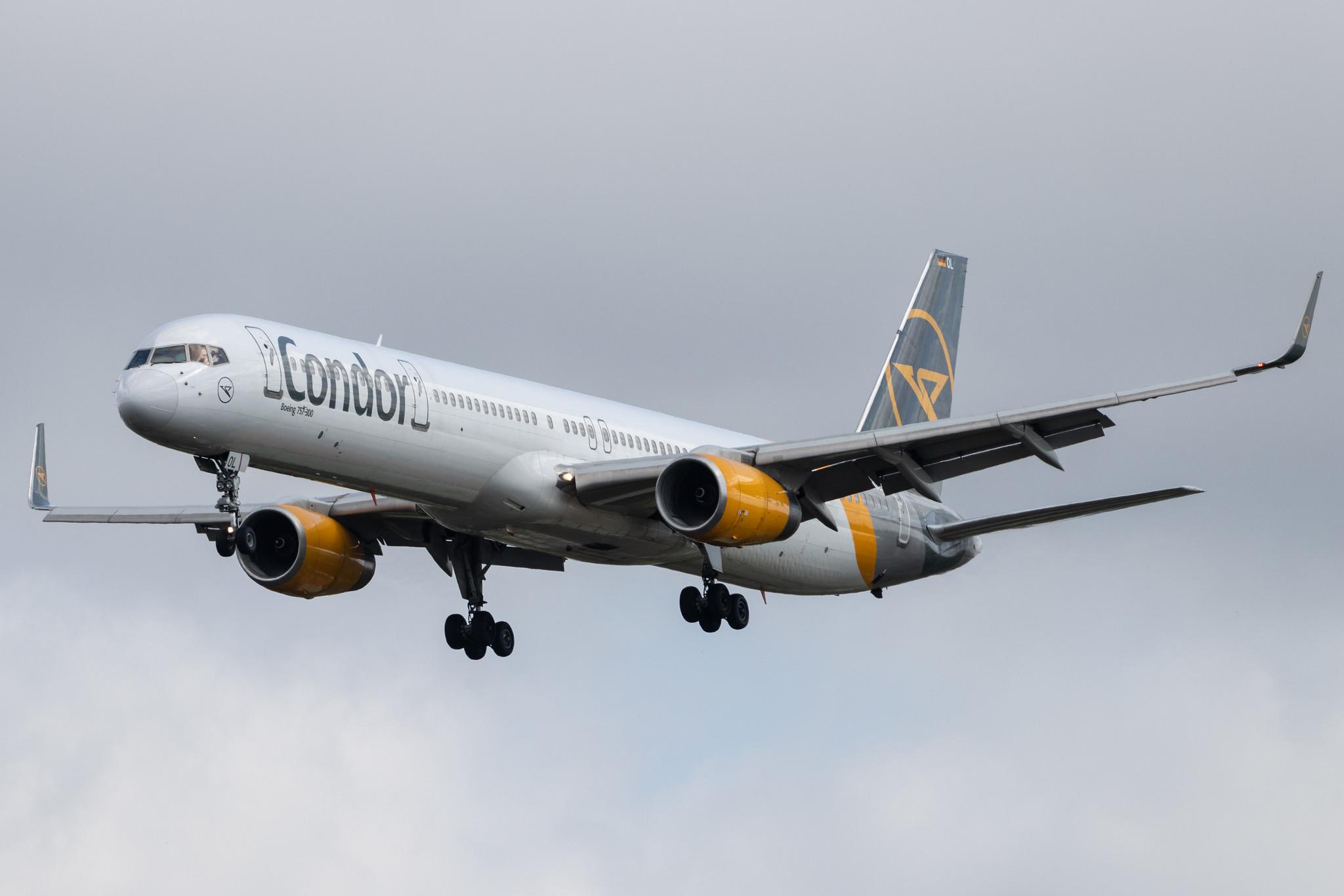 Hamburg Airport: Condor (DE / CFG) | Boeing 757-330 B753 | D-ABOL | MSN 29021