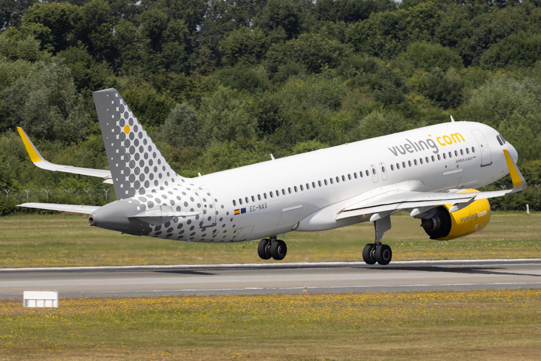 Hamburg Airport: Vueling (VY / VLG) |  Airbus A320-271N A20N | EC-NAX | MSN 8584