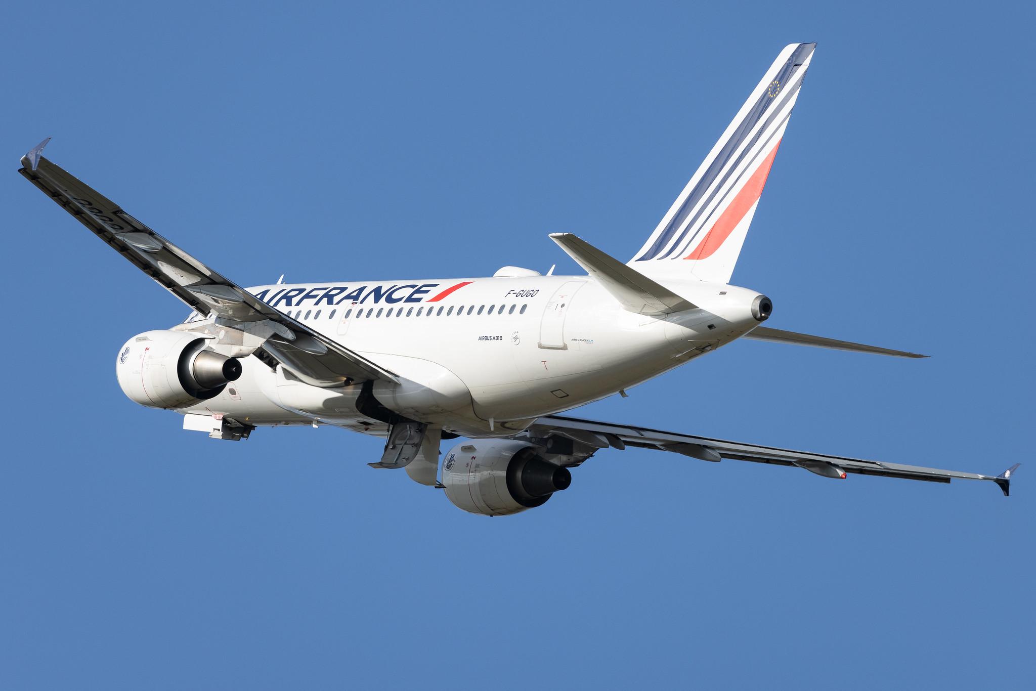 Hamburg Airport: Air France (AF / AFR) |  Airbus A318-111 A318 | F-GUGO | MSN 2951