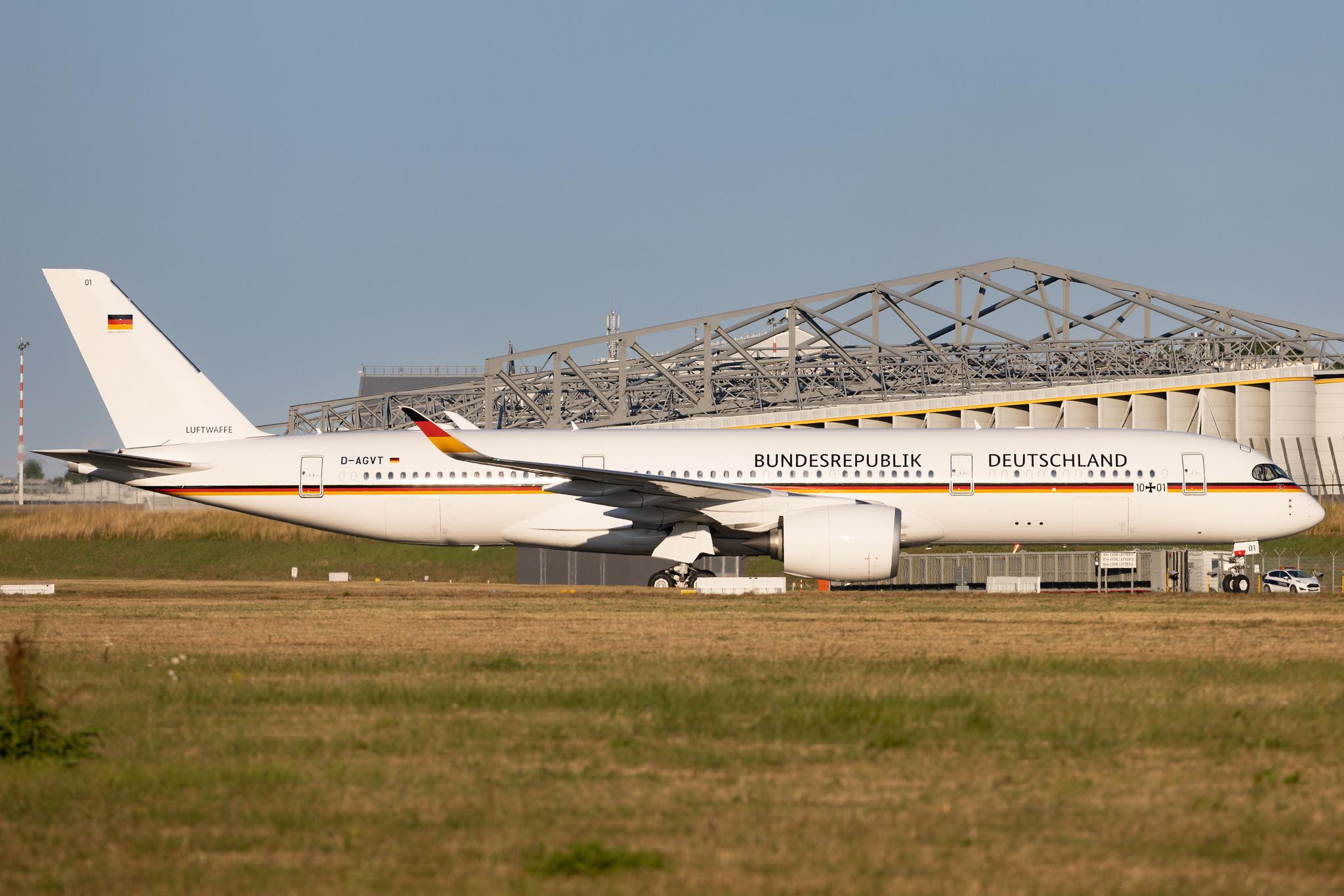 Hamburg Airport: German Air Force (/ GAF) | Airbus A350-941CJ A359 | D-AGVT | MSN 468