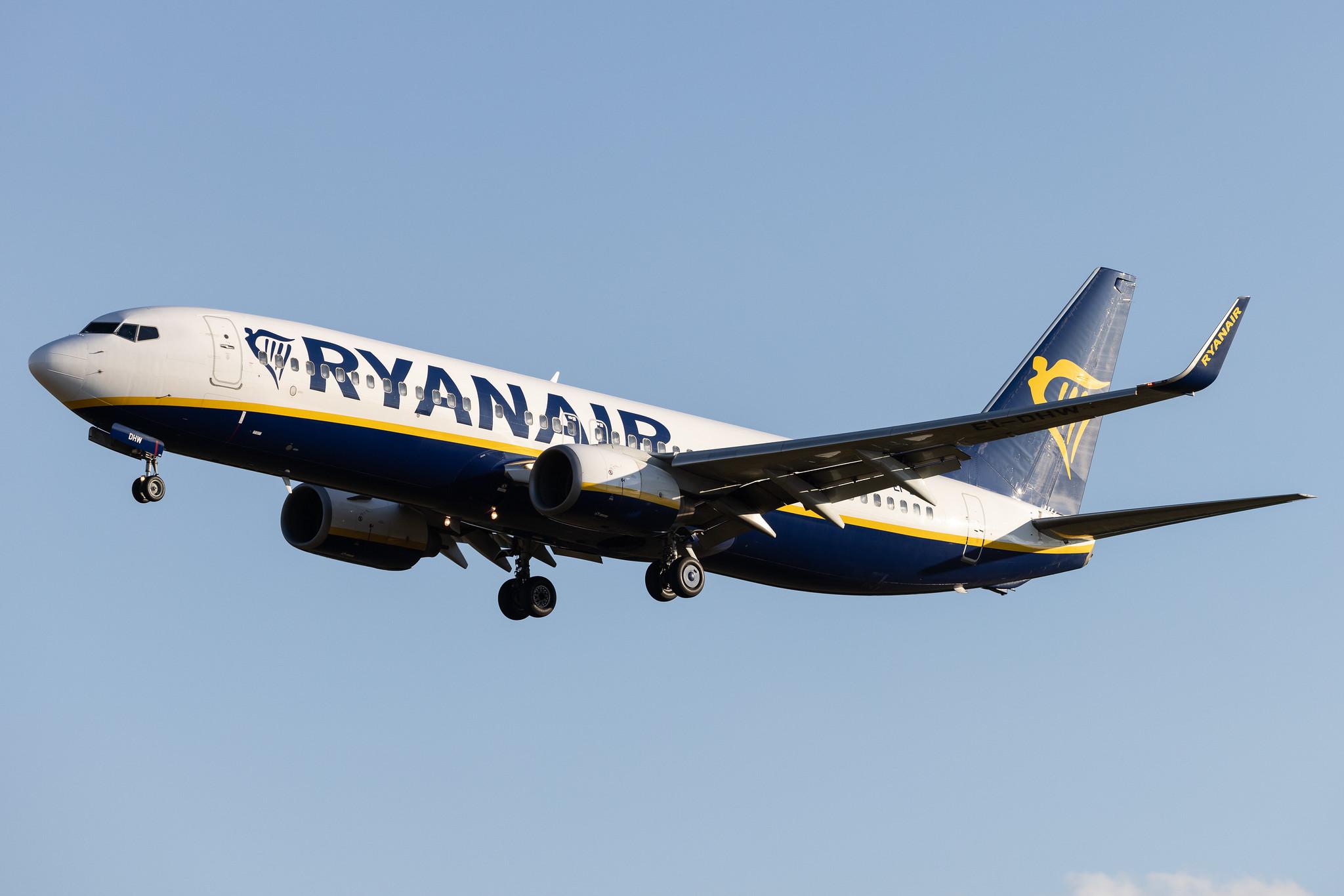 Hamburg Airport: Ryanair (FR / RYR) |  Boeing 737-8AS B738 | EI-DHW | MSN 33823