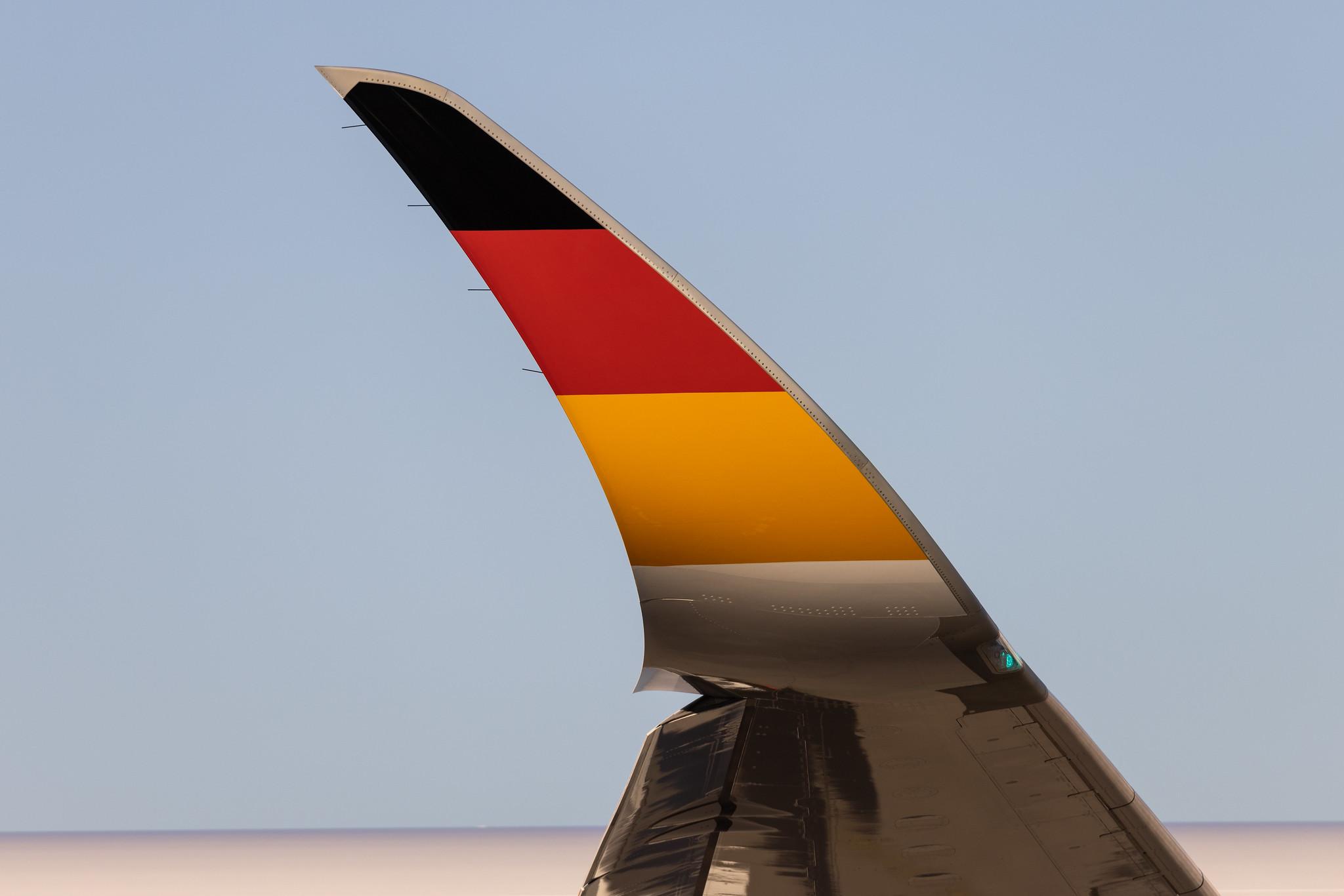 Hamburg Airport: German Air Force (/ GAF) | Airbus A350-941CJ A359 | D-AGVT | MSN 468