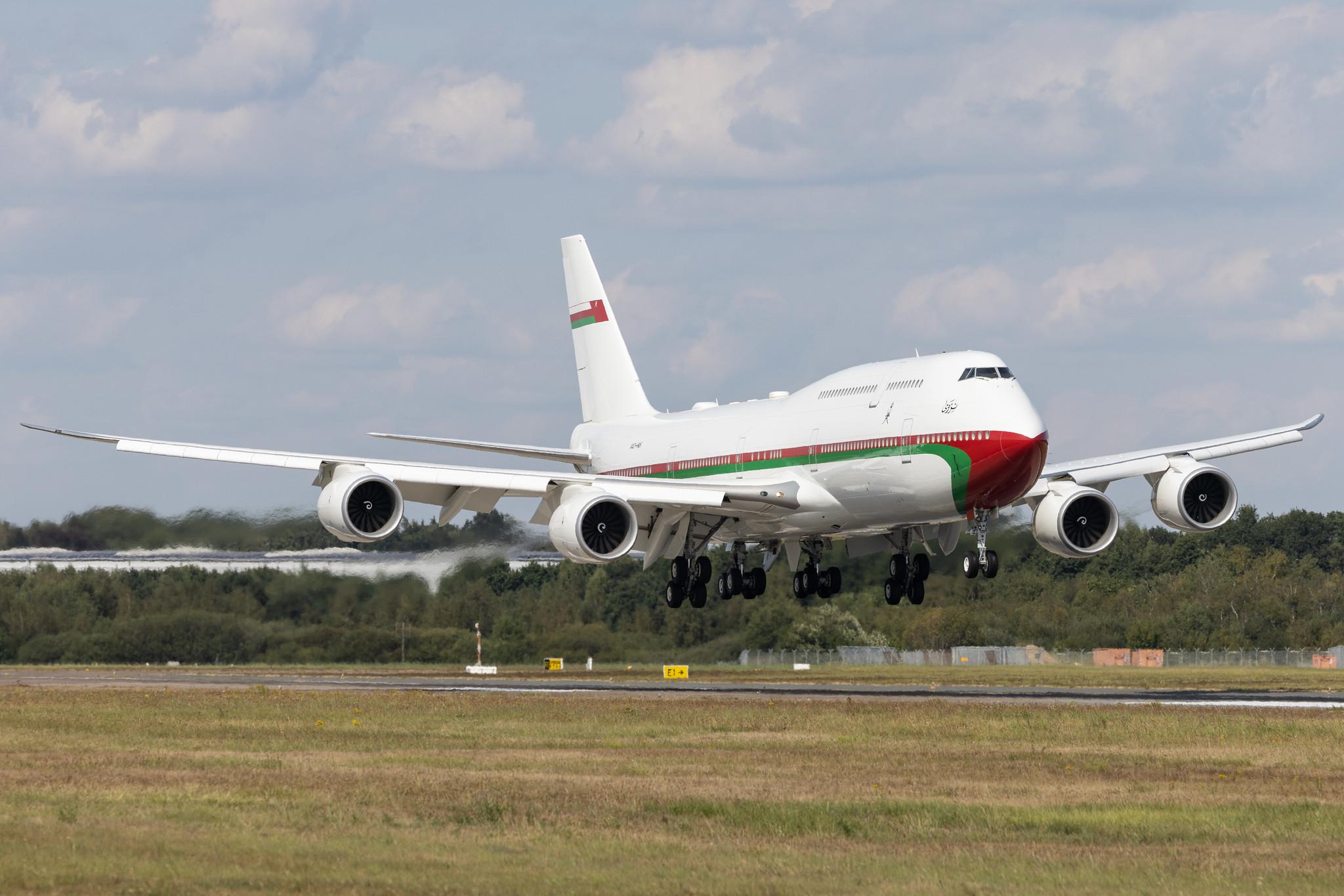 Hamburg Airport: Royal Flight of Oman | Boeing 747-8H0(BBJ) B748 | A4O-HMS | MSN 39749