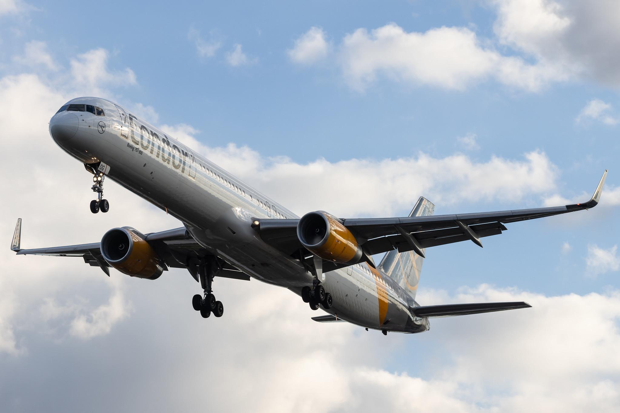 Hamburg Airport: Condor (DE / CFG) | Boeing 757-330 B753 | D-ABOG | MSN 29014