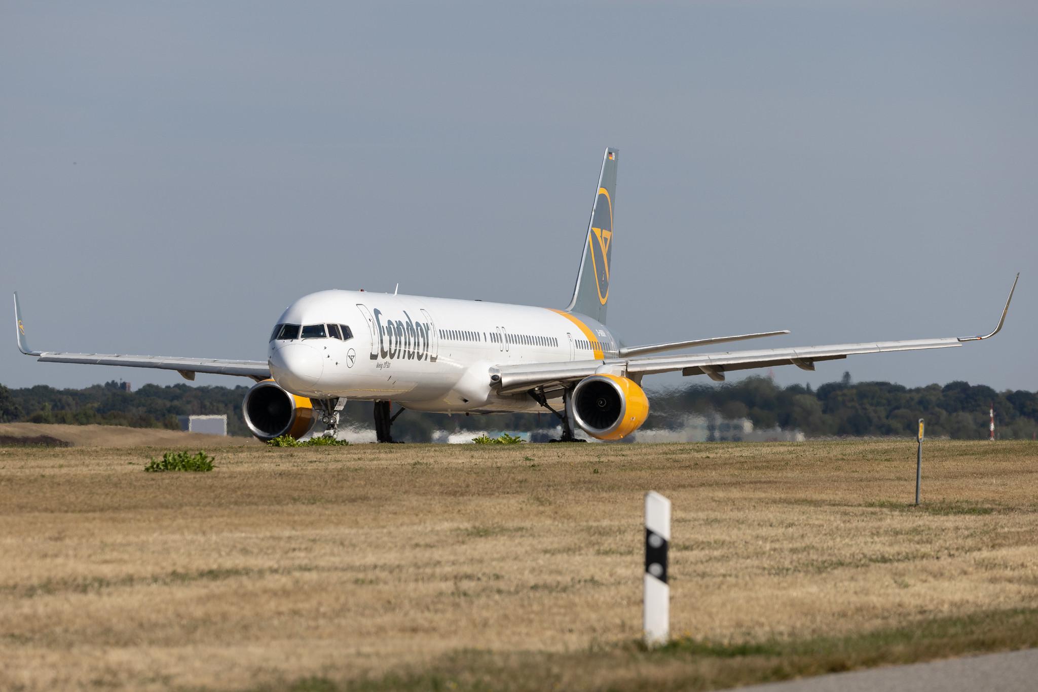 Hamburg Airport: Condor (DE / CFG) | Boeing 757-330 B753 | D-ABOH | MSN 30030