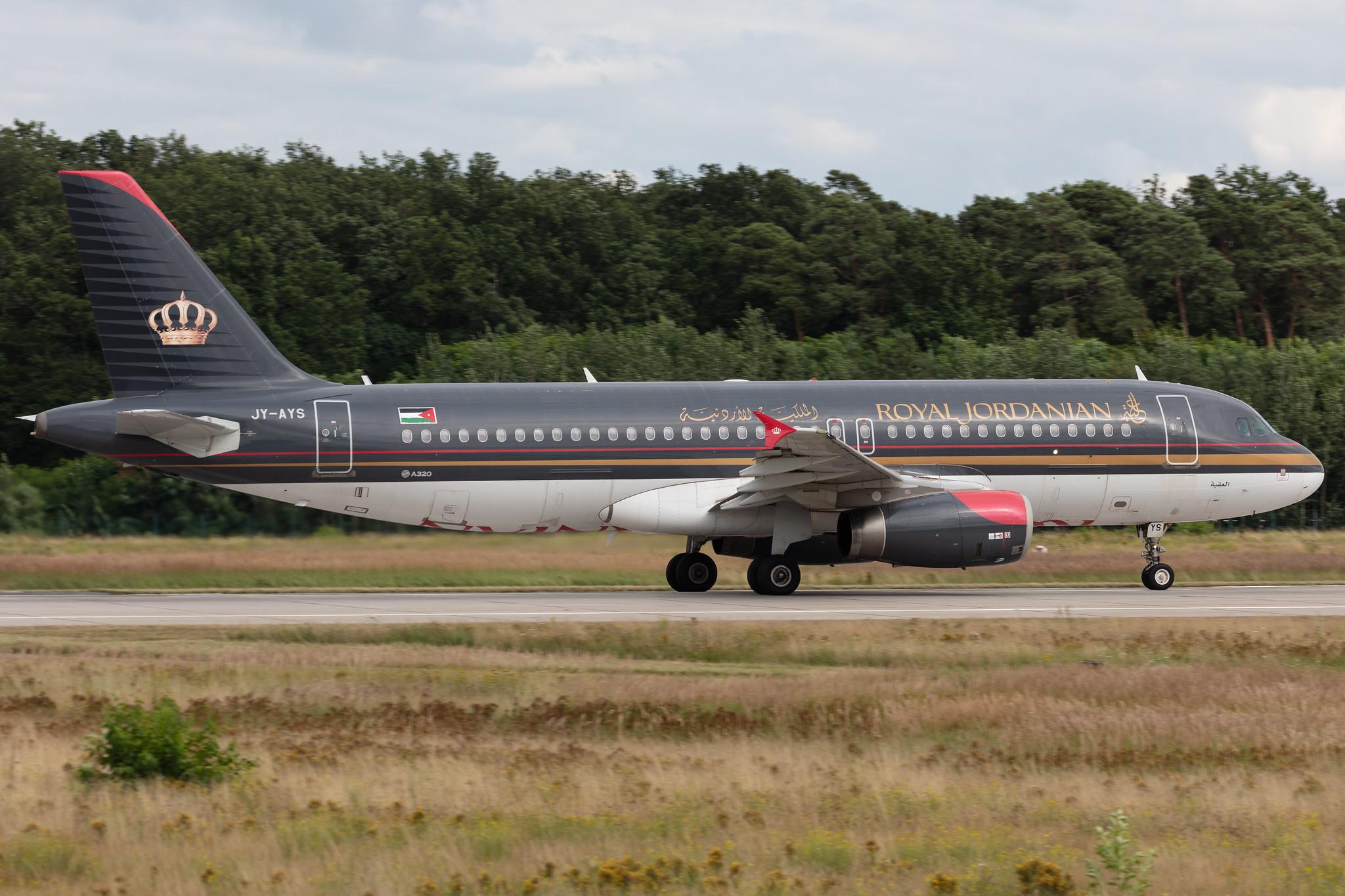 Frankfurt Airport: Royal Jordanian (RJ / RJA) |  Airbus A320-232 A320 | JY-AYS | MSN 4853