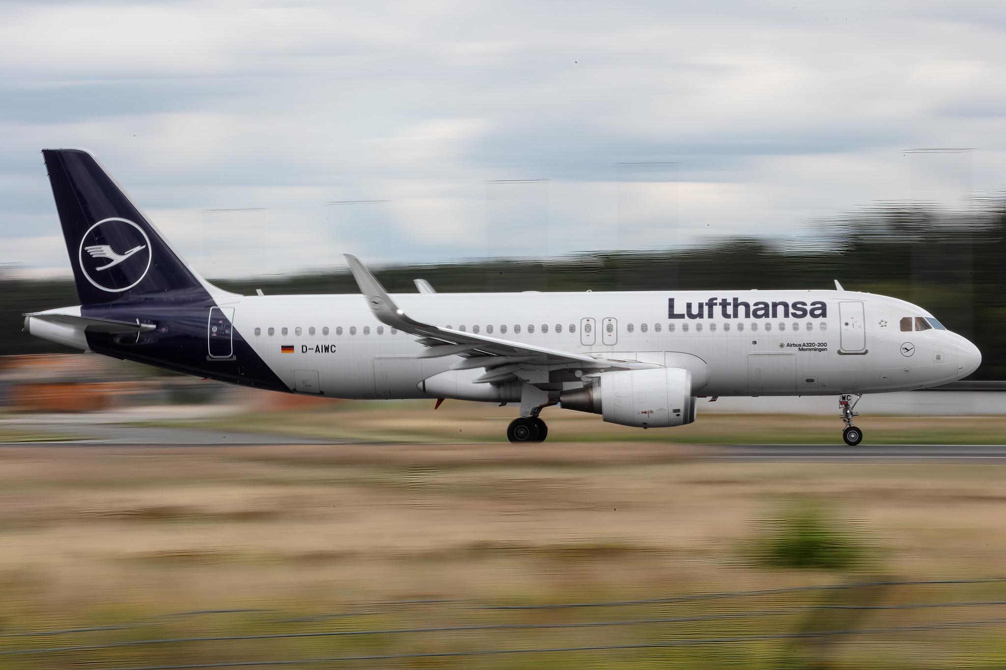 Frankfurt Airport: Lufthansa (LH / DLH) |  Airbus A320-214 A320 | D-AIWC | MSN 8667