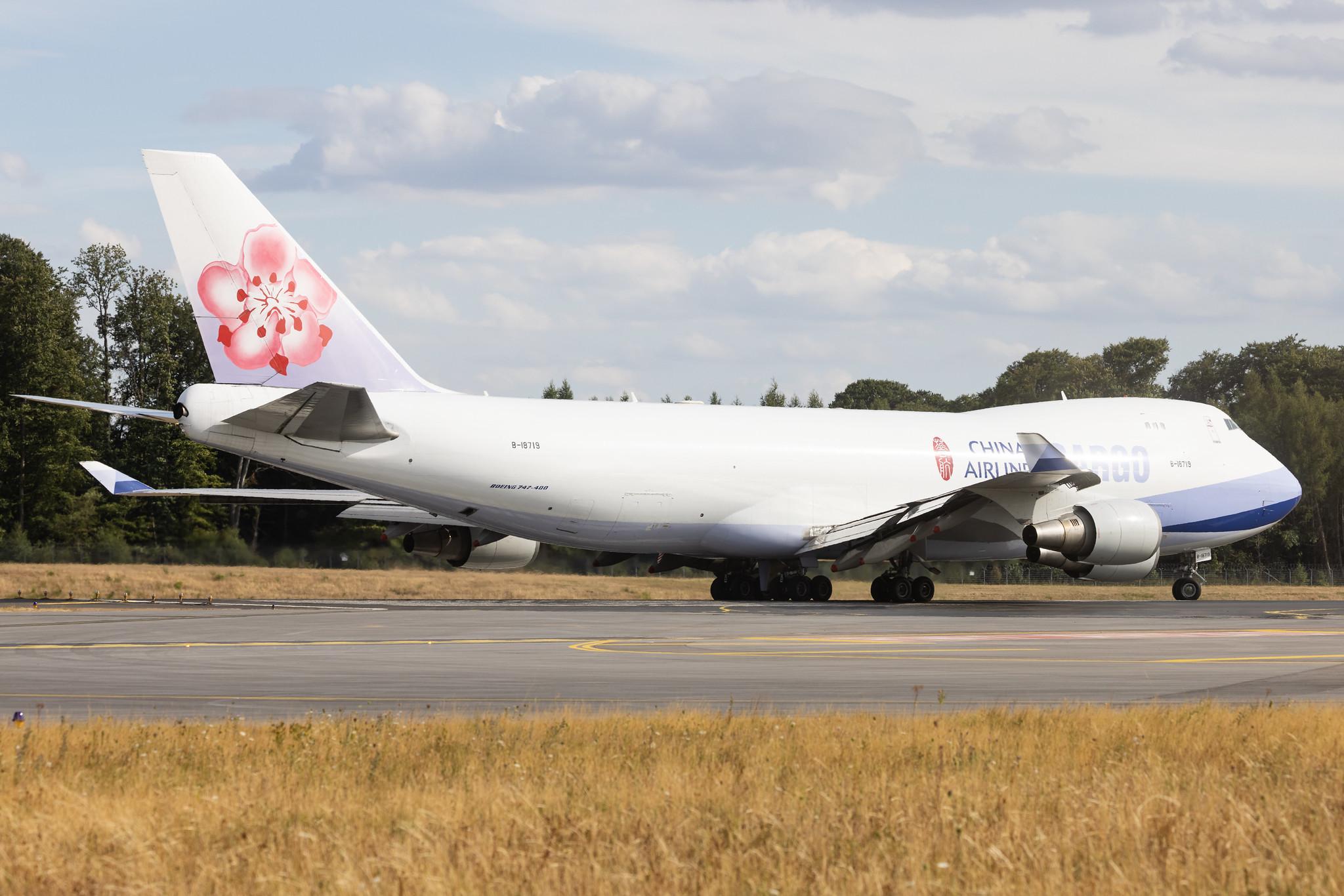 Luxembourg Findel Airport: China Airlines Cargo (CI / CAL) | Operator: China Airlines |  Boeing 747-409(F) B744 | B-18719 | MSN 33739