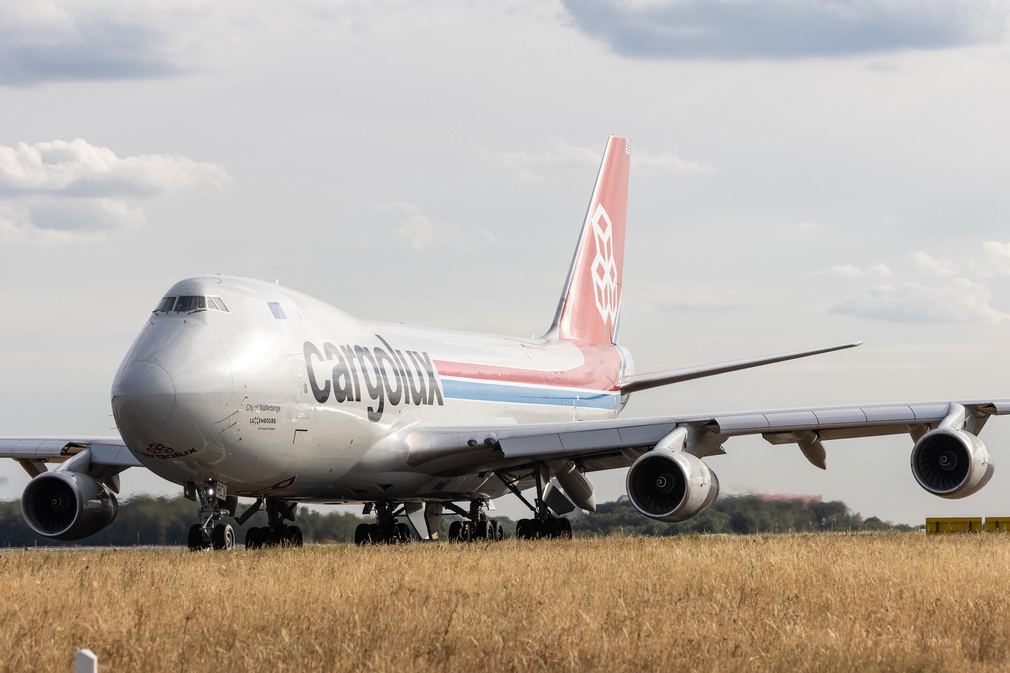 Luxembourg Findel Airport: Cargolux (CV / CLX) | Boeing 747-4R7F B744 | LX-RCV | MSN 30400