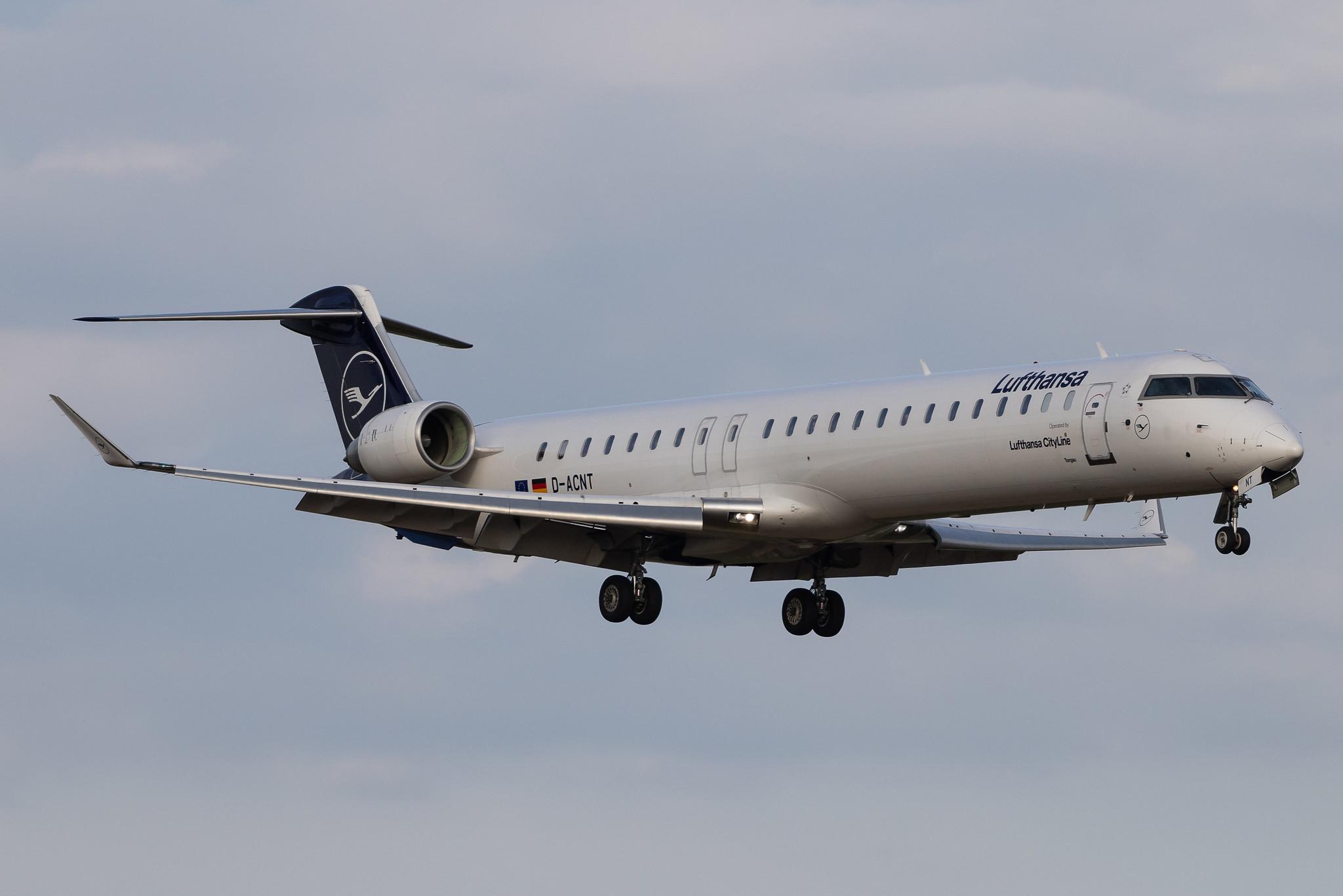 Luxembourg Findel Airport: Lufthansa (LH / DLH) | Operator: Lufthansa CityLine | Bombardier CRJ-900LR CRJ9 | D-ACNT | MSN 15264