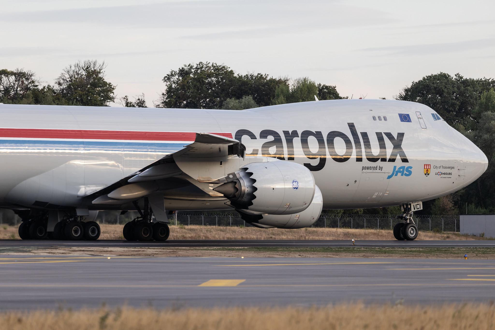 Luxembourg Findel Airport: Cargolux (CV / CLX) | Boeing 747-8R7F B748 | LX-VCI | MSN 35822