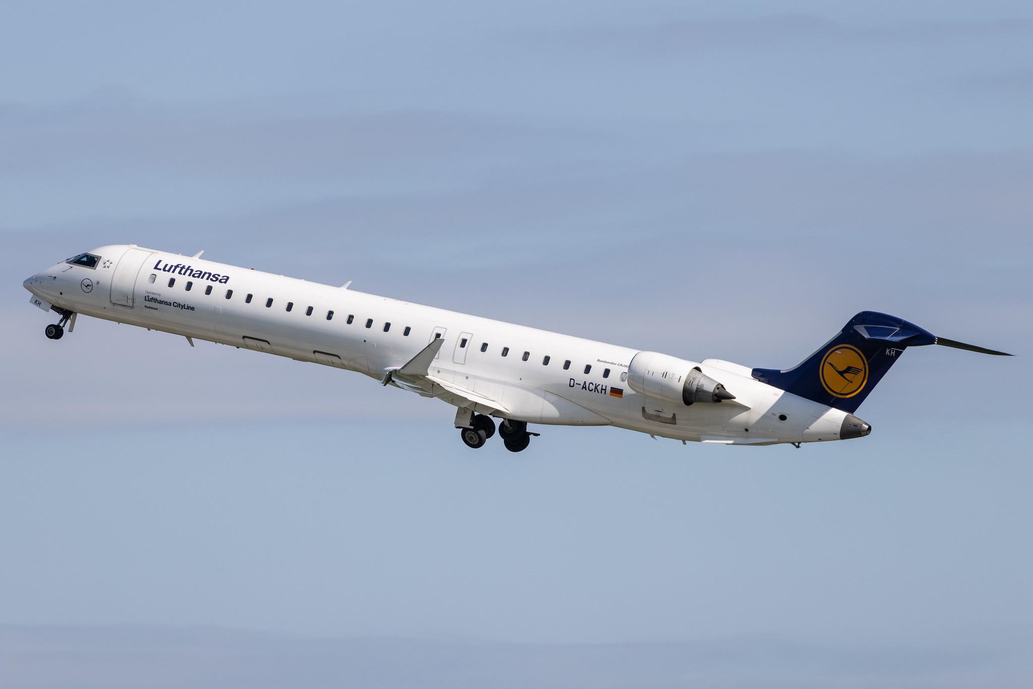 Munich Airport: Lufthansa (LH / DLH) | Operator: Lufthansa CityLine | Mitsubishi CRJ-900LR CRJ9 | D-ACKH | MSN 15085