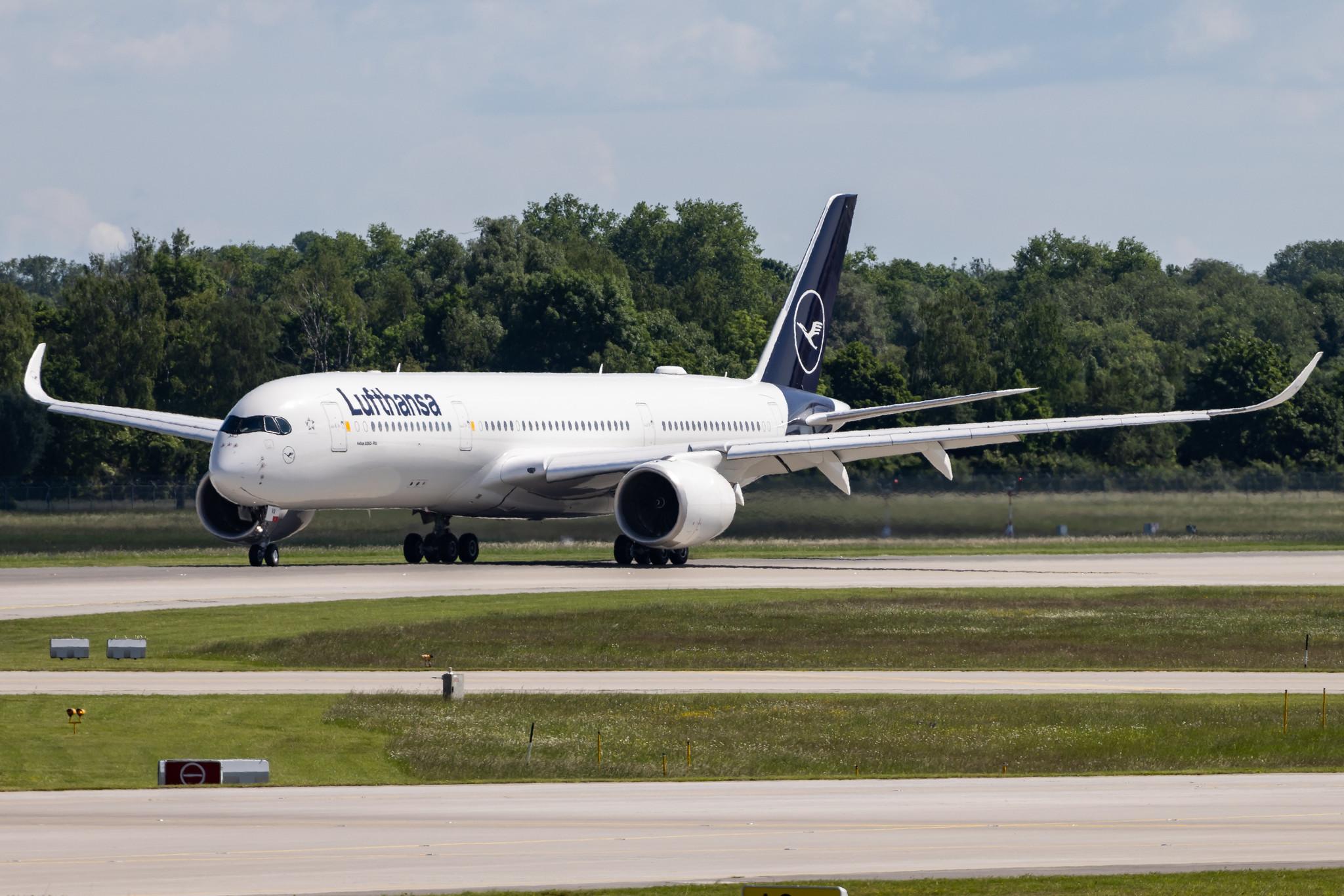 Munich Airport: Lufthansa (LH / DLH) | Airbus A350-941 A359 | D-AIVA | MSN 228