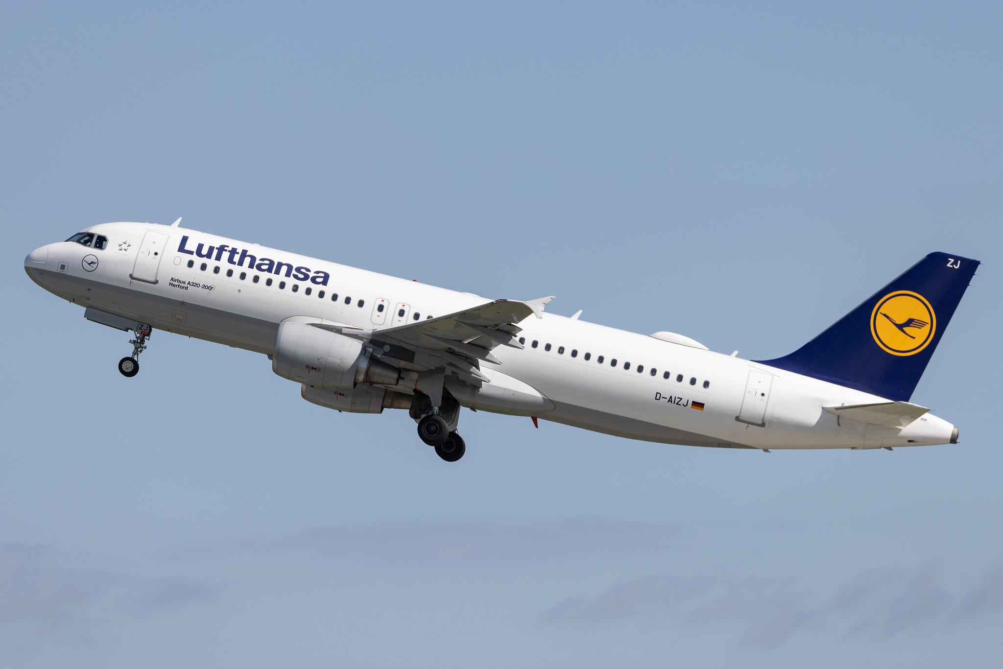 Munich Airport: Lufthansa (LH / DLH) | Airbus A320-214 A320 | D-AIZJ | MSN 4449