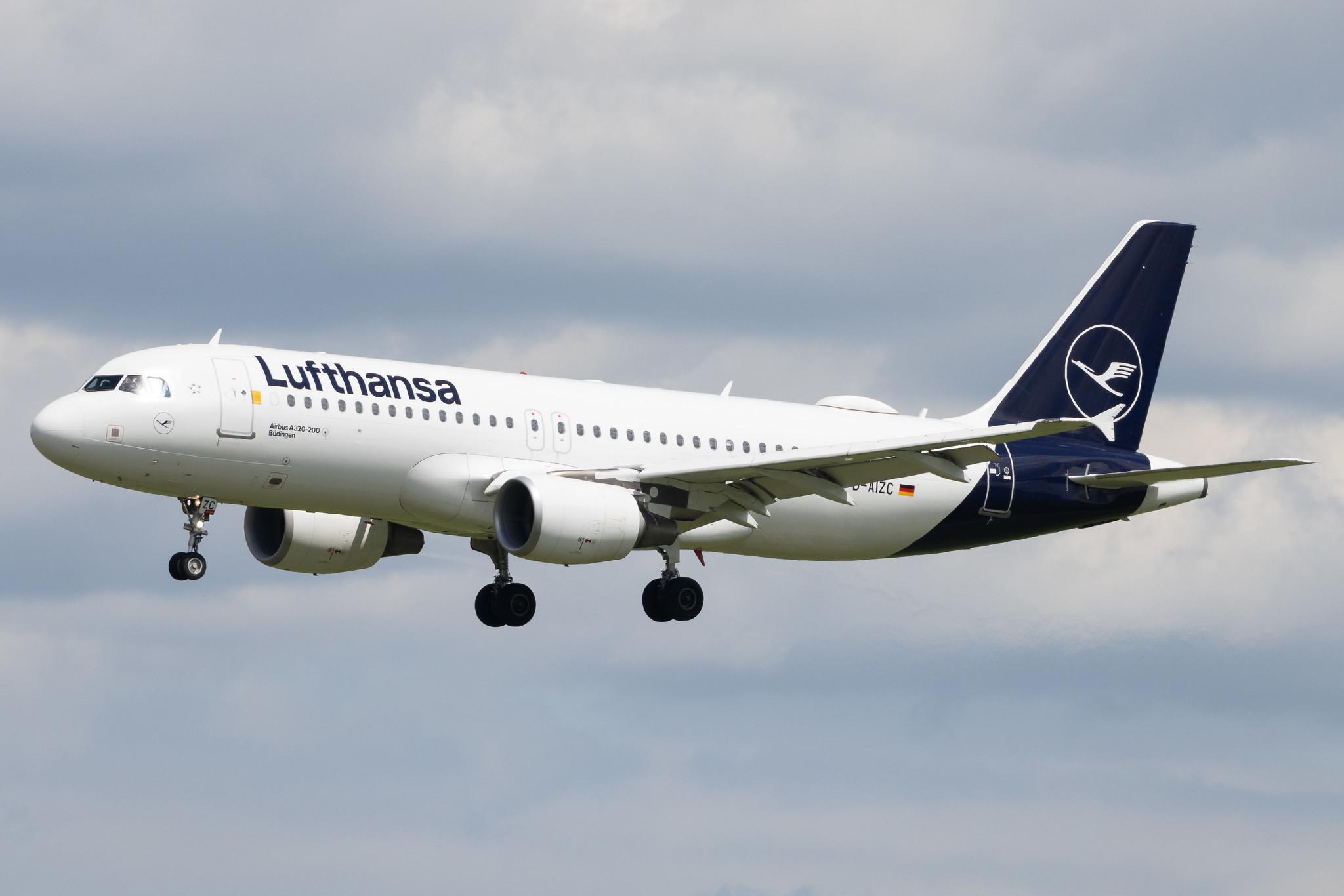 Munich Airport: Lufthansa (LH / DLH) | Airbus A320-214 A320 | D-AIZC | MSN 4153