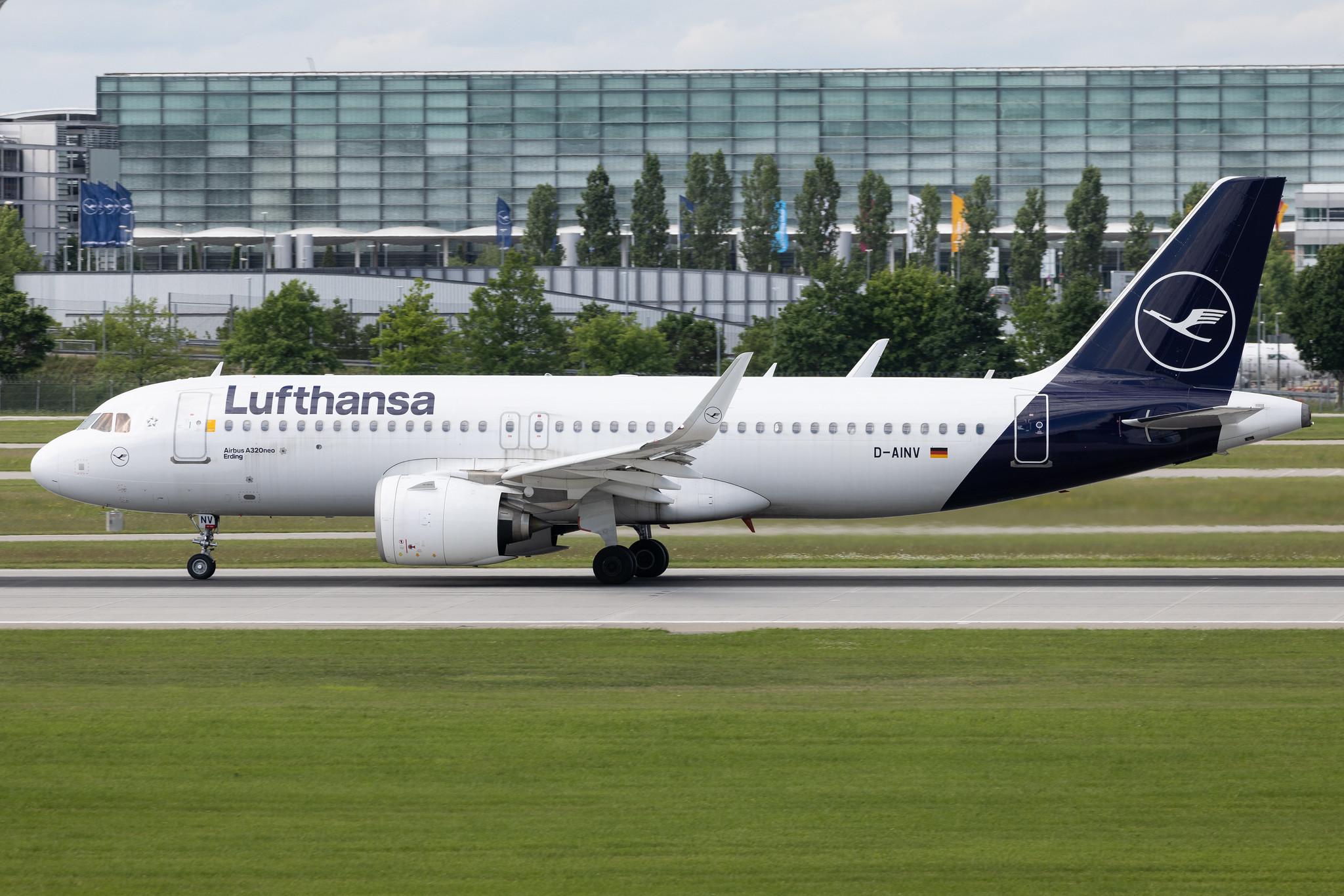 Munich Airport: Lufthansa (LH / DLH) | Airbus A320-214 A320 | D-AIWI | MSN 8951