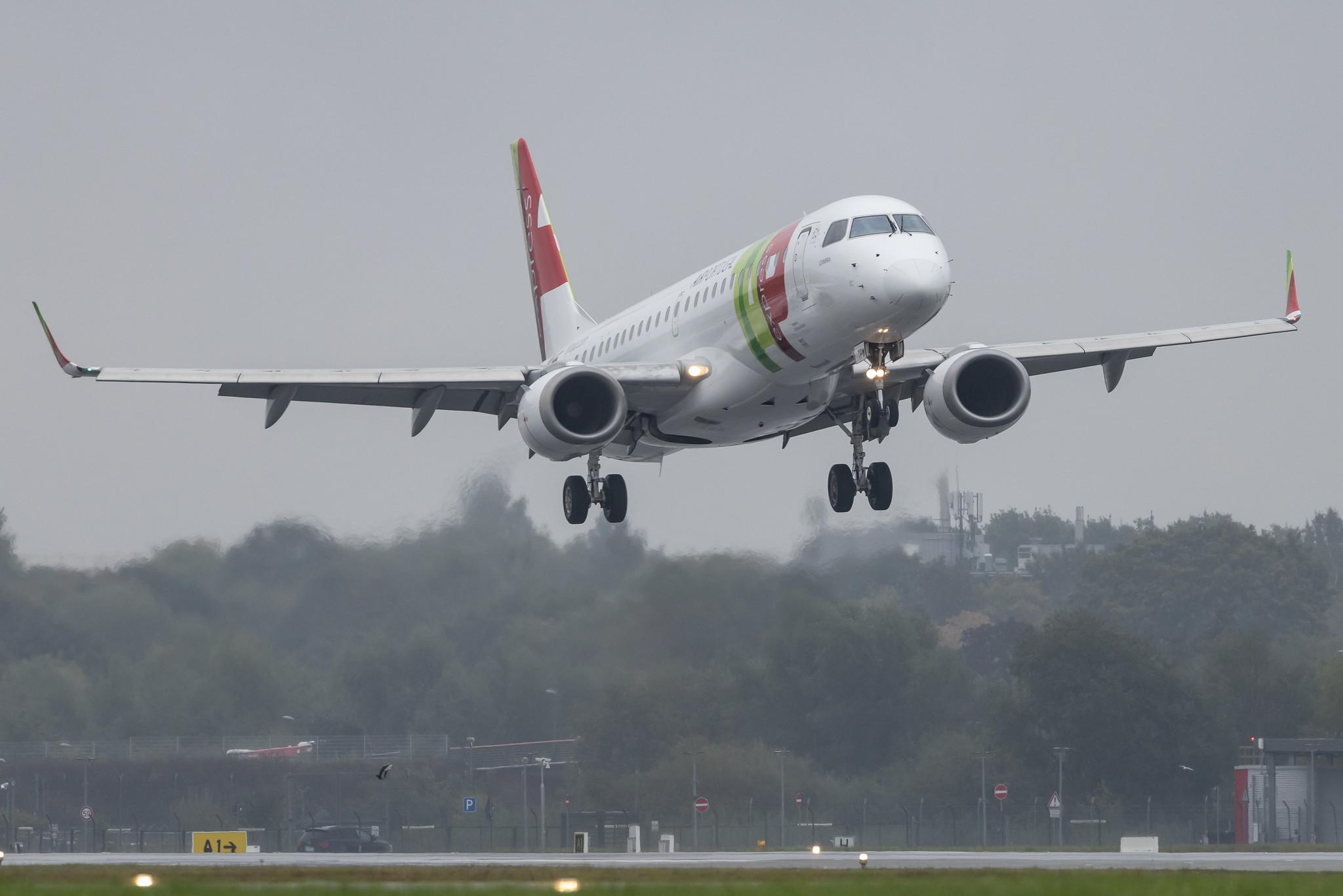 Hamburg Airport: TAP Express (TP / TAP) | Operator: Portugalia Airlines | Embraer E190LR E190 | CS-TPW | MSN 19000550