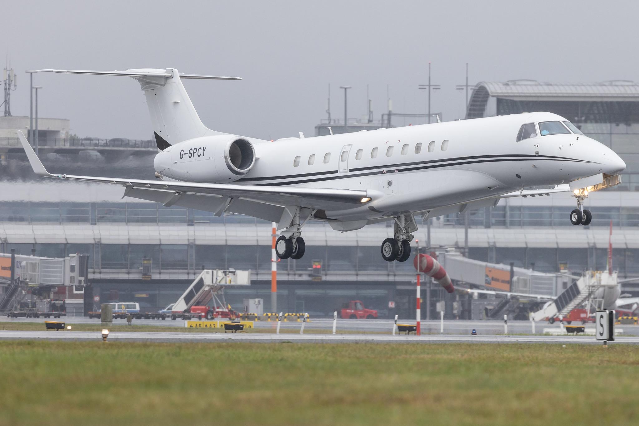 Hamburg Airport: Luxaviation UK (/ LNX) | Embraer Legacy 650 E35L | G-SPCY | MSN 14501162