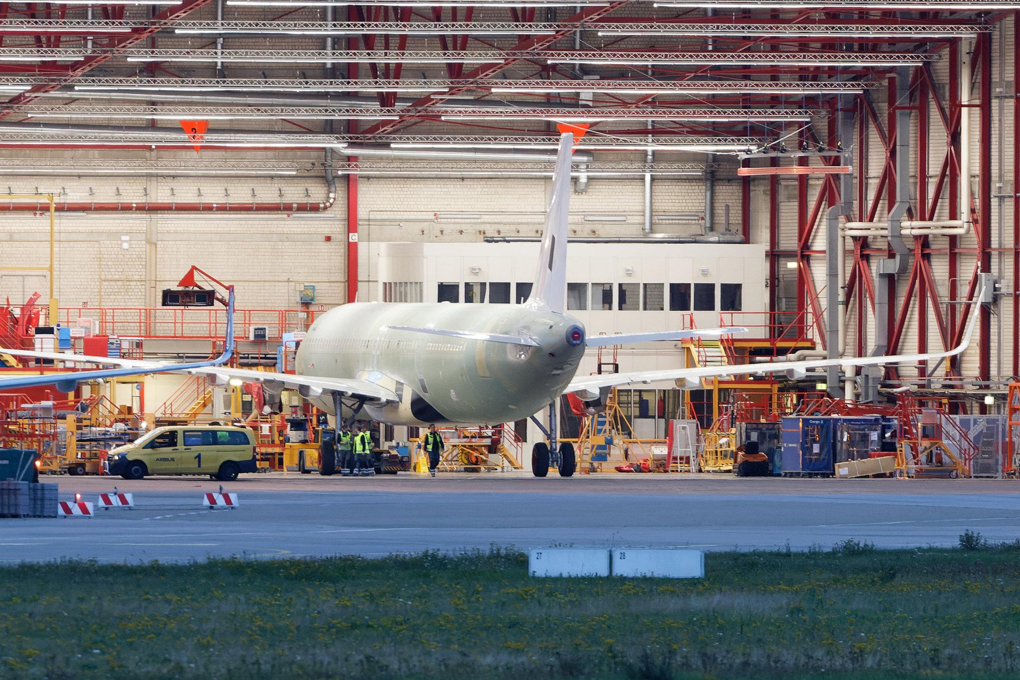 Hamburg Finkenwerder: Sichuan Airlines (3U / CSC) | Airbus A321-271NX A21N | D- | MSN 10948