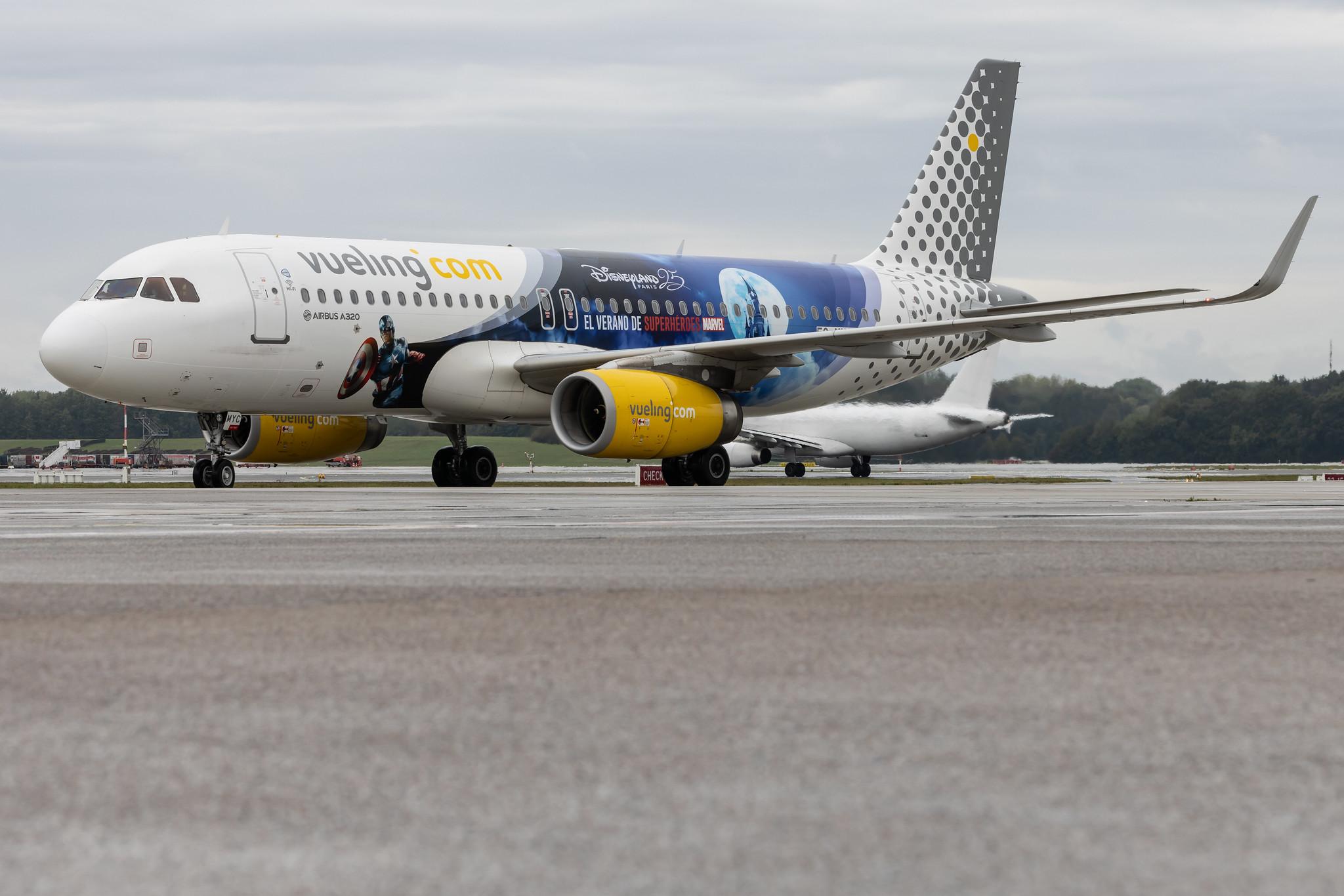 Hamburg Airport: Vueling (VY / VLG) | Livery: Disneyland Paris Livery | Airbus A320-232 A320 | EC-MYC | MSN 8238
