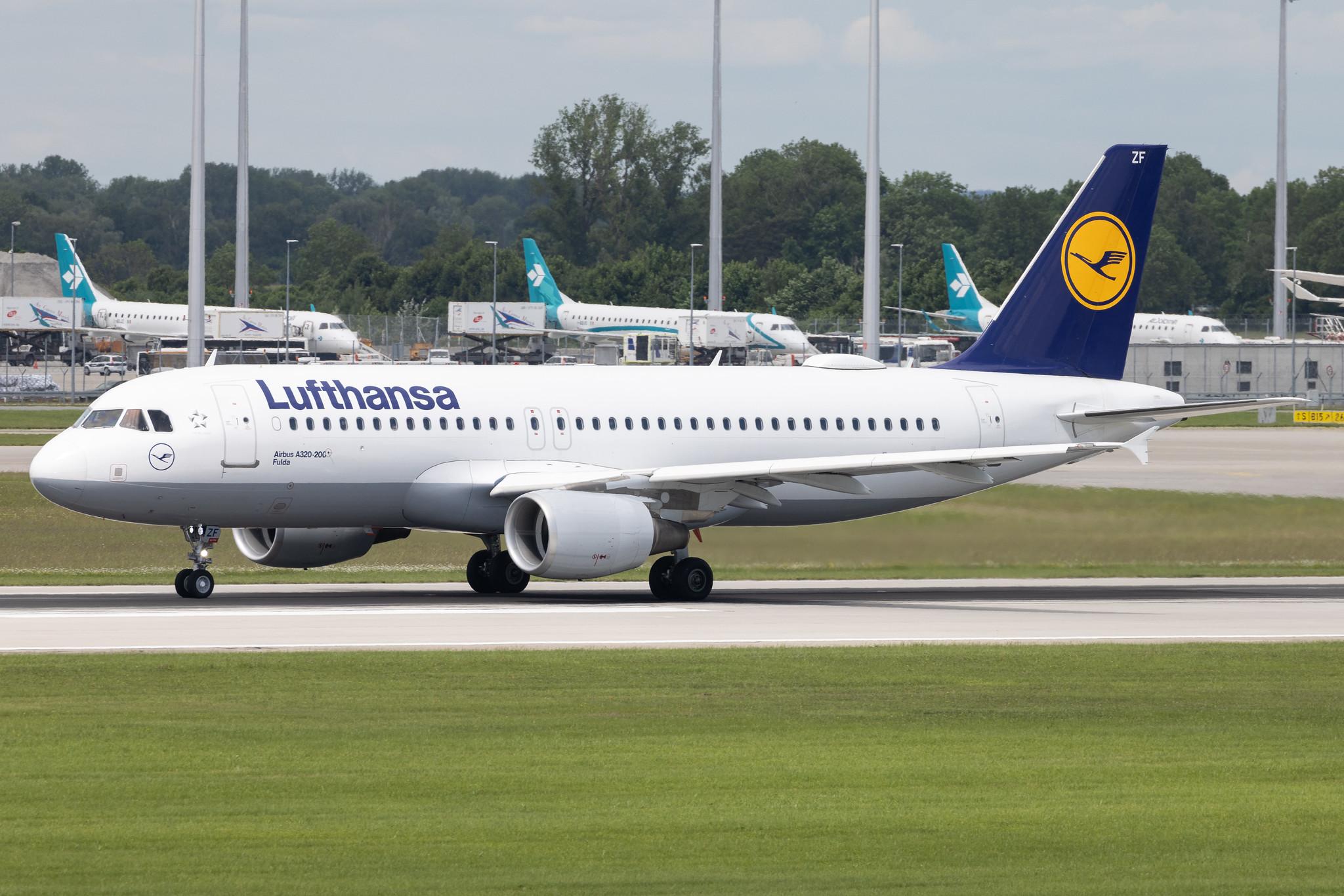 Munich Airport: Lufthansa (LH / DLH) | Airbus A320-214 A320 | D-AIZF | MSN 4289