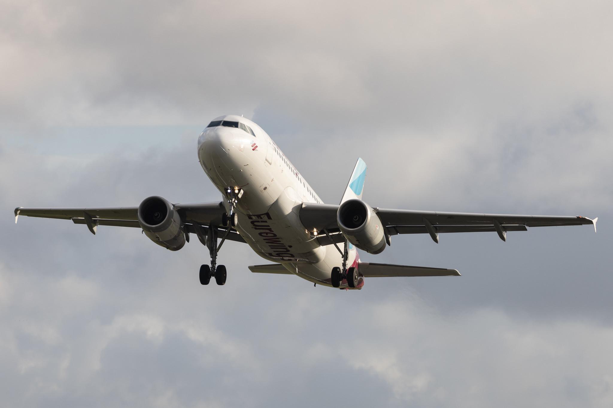Hamburg Airport: Eurowings (EW / EWG) |  Airbus A319-132 A319 | D-AGWU | MSN 5457