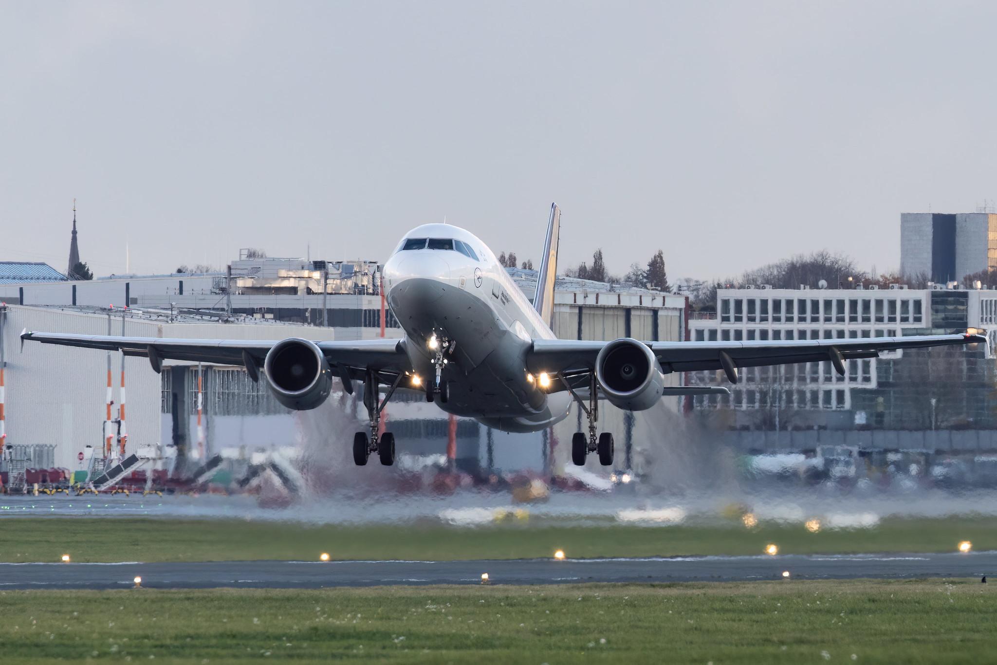 Hamburg Airport: Lufthansa (LH / DLH) |  Airbus A319-112 A319 | D-AIBD | MSN 4455
