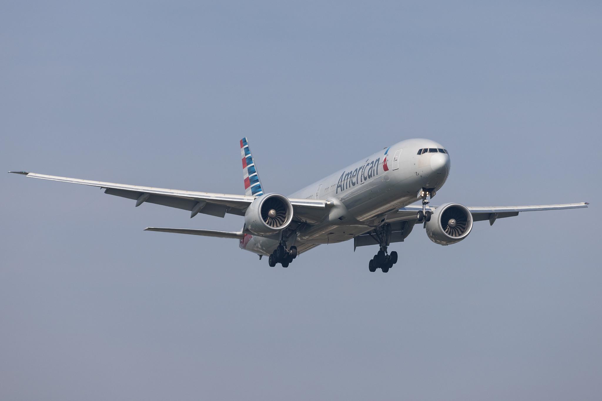 London Heathrow: American Airlines (AA / AAL) |  Boeing 777-323(ER) B77W | N724AN | MSN 31548