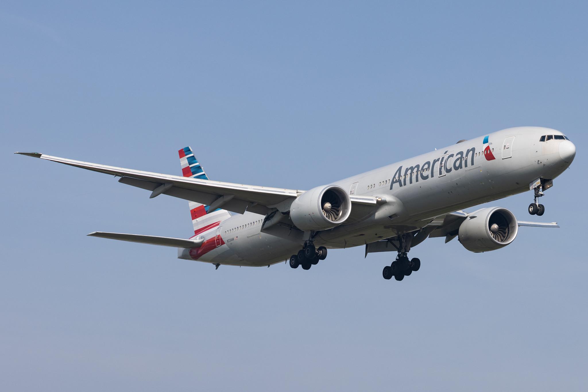 London Heathrow: American Airlines (AA / AAL) |  Boeing 777-323(ER) B77W | N724AN | MSN 31548