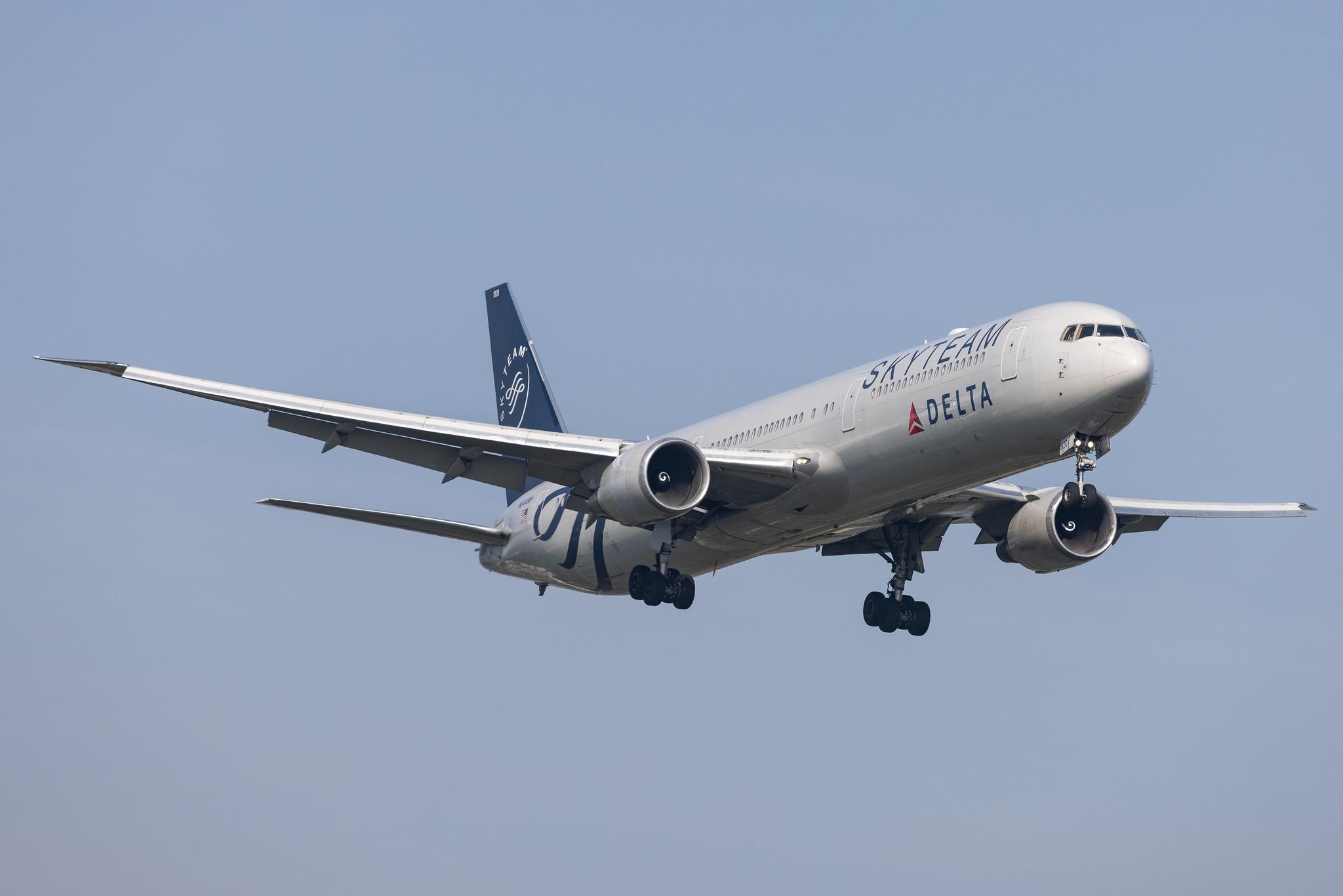 London Heathrow: Delta Air Lines (DL / DAL) |  Livery: SkyTeam Livery |  Boeing 767-432(ER) B764 | N844MH | MSN 29717