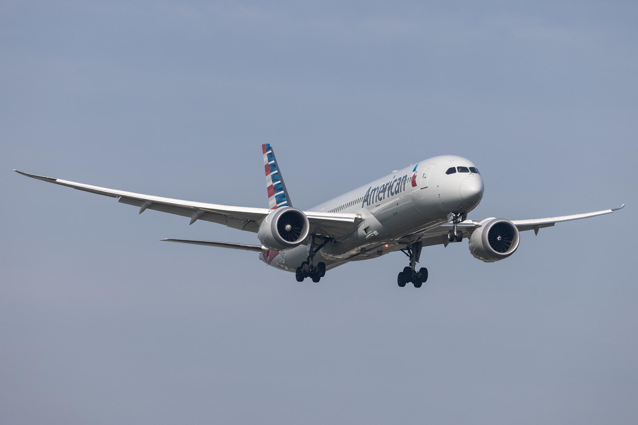 London Heathrow: American Airlines (AA / AAL) |  Boeing 787-9 Dreamliner B789 | N833AA | MSN 40645
