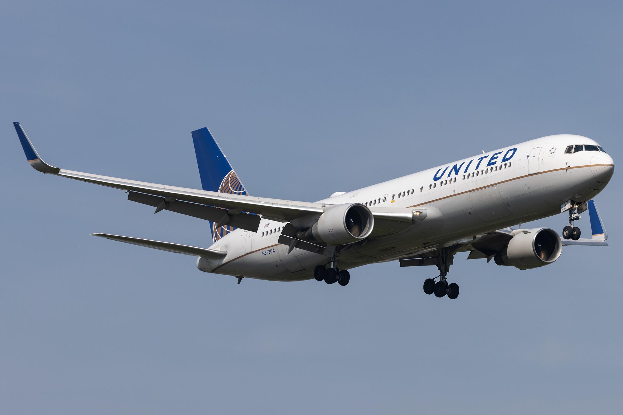 London Heathrow: United Airlines (UA / UAL) |  Boeing 767-322(ER) B763 | N663UA | MSN 27160