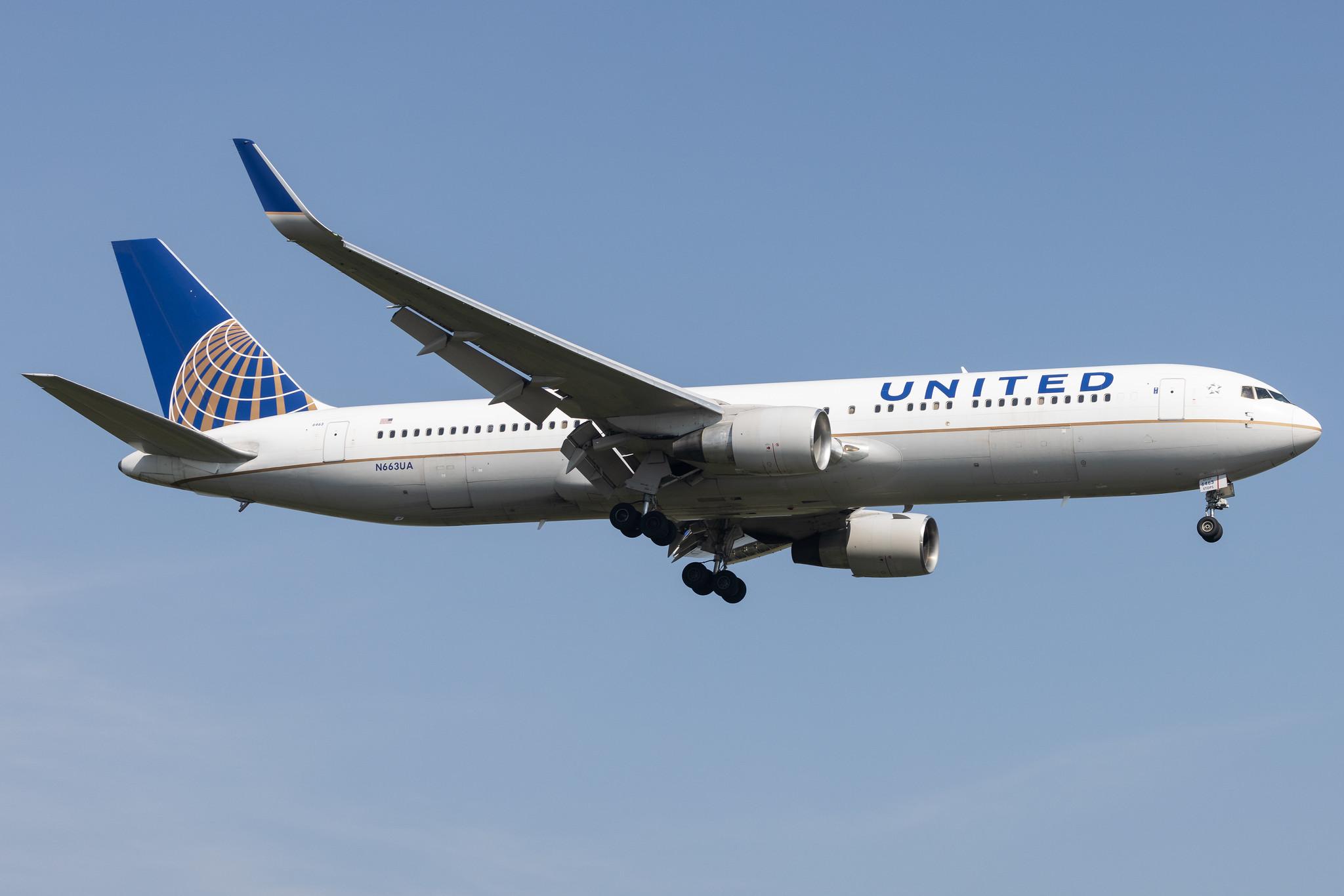 London Heathrow: United Airlines (UA / UAL) |  Boeing 767-322(ER) B763 | N663UA | MSN 27160