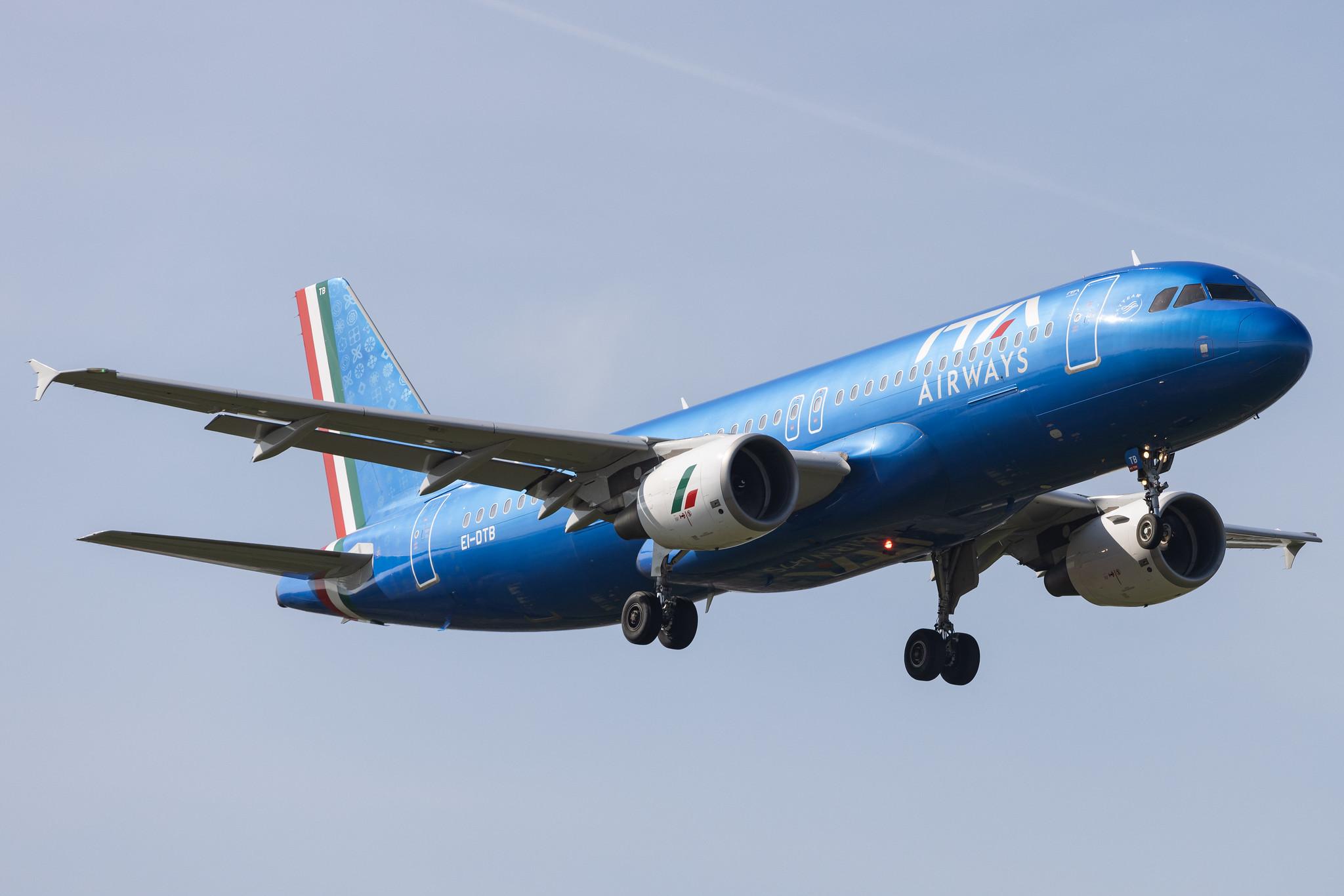 London Heathrow: ITA Airways (AZ / ITY) | Operator: Italia Trasporto Aereo |  Airbus A320-216 A320 | EI-DTB | MSN 03815