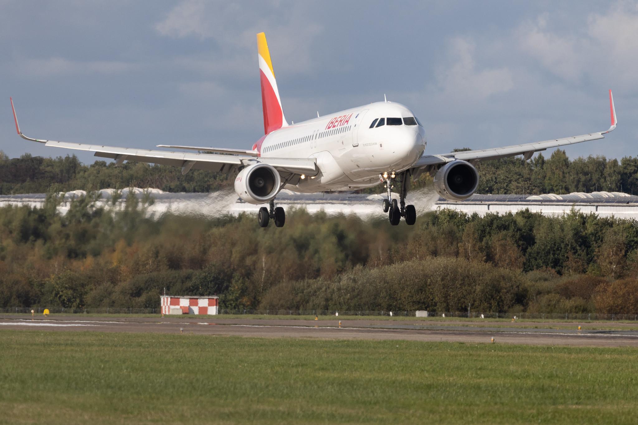 Hamburg Airport: Iberia (IB / IBE) | Airbus A320-214 A320 | EC-MDK | MSN 6328