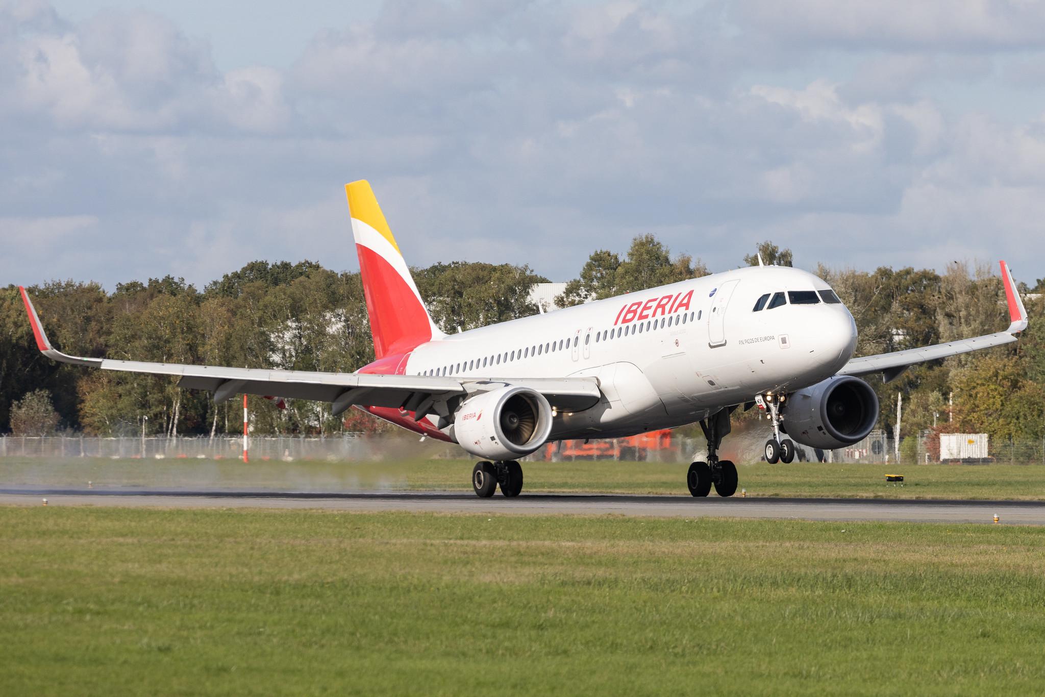 Hamburg Airport: Iberia (IB / IBE) | Airbus A320-214 A320 | EC-MDK | MSN 6328