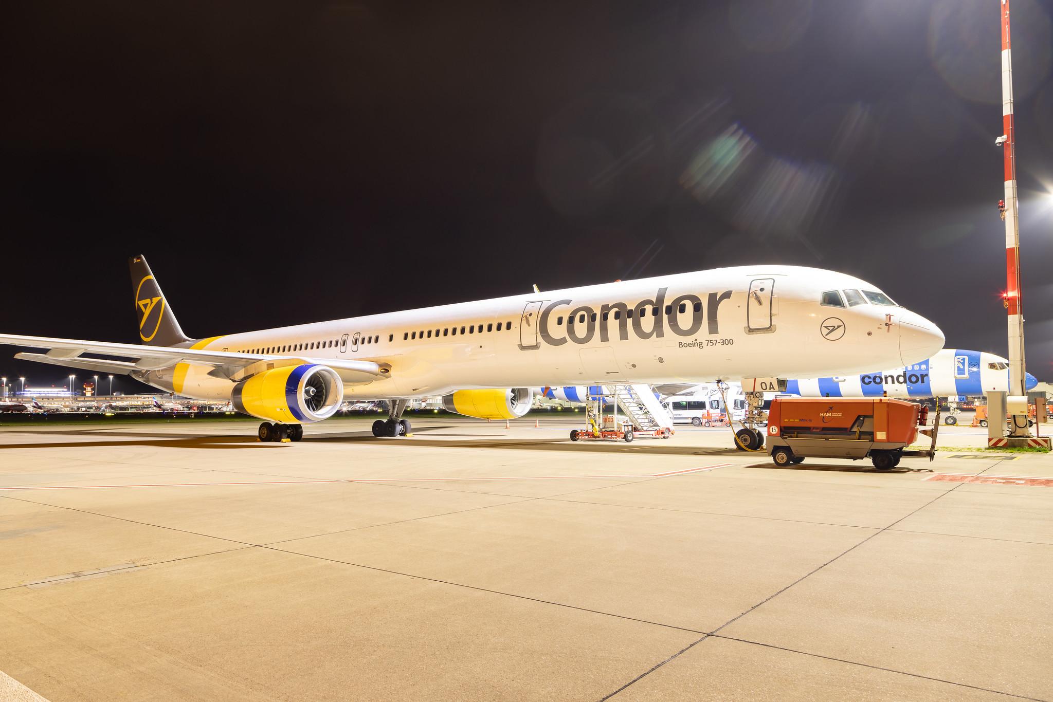 Hamburg Airport: Condor (DE / CFG) | Boeing 757-330 B753 | D-ABOA | MSN 29016