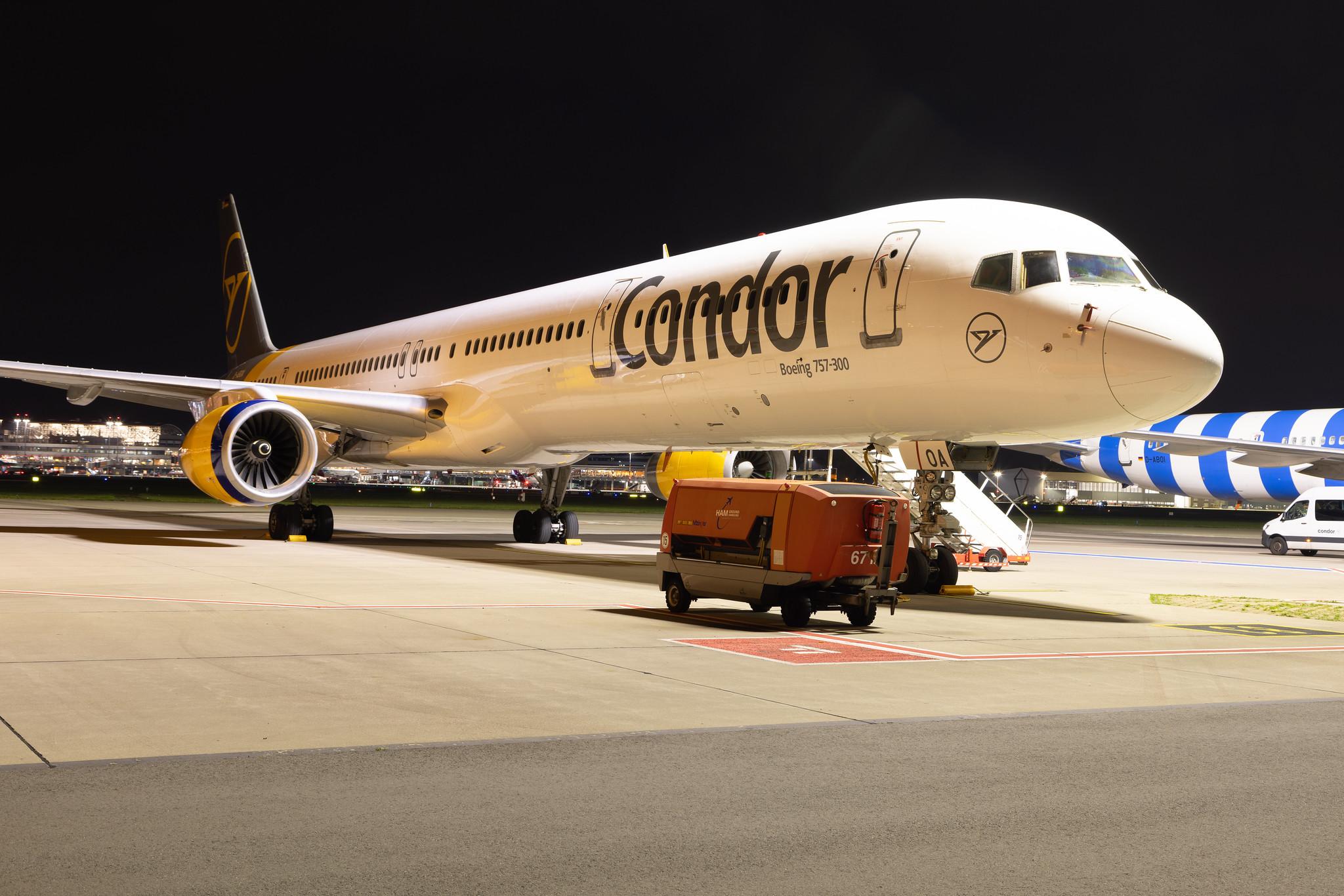 Hamburg Airport: Condor (DE / CFG) | Boeing 757-330 B753 | D-ABOA | MSN 29016