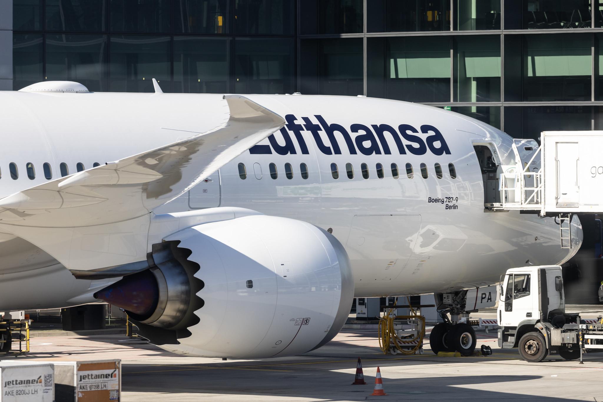 Frankfurt Airport: Lufthansa (LH / DLH) | Boeing 787-9 Dreamliner B789 | D-ABPA | MSN 62730