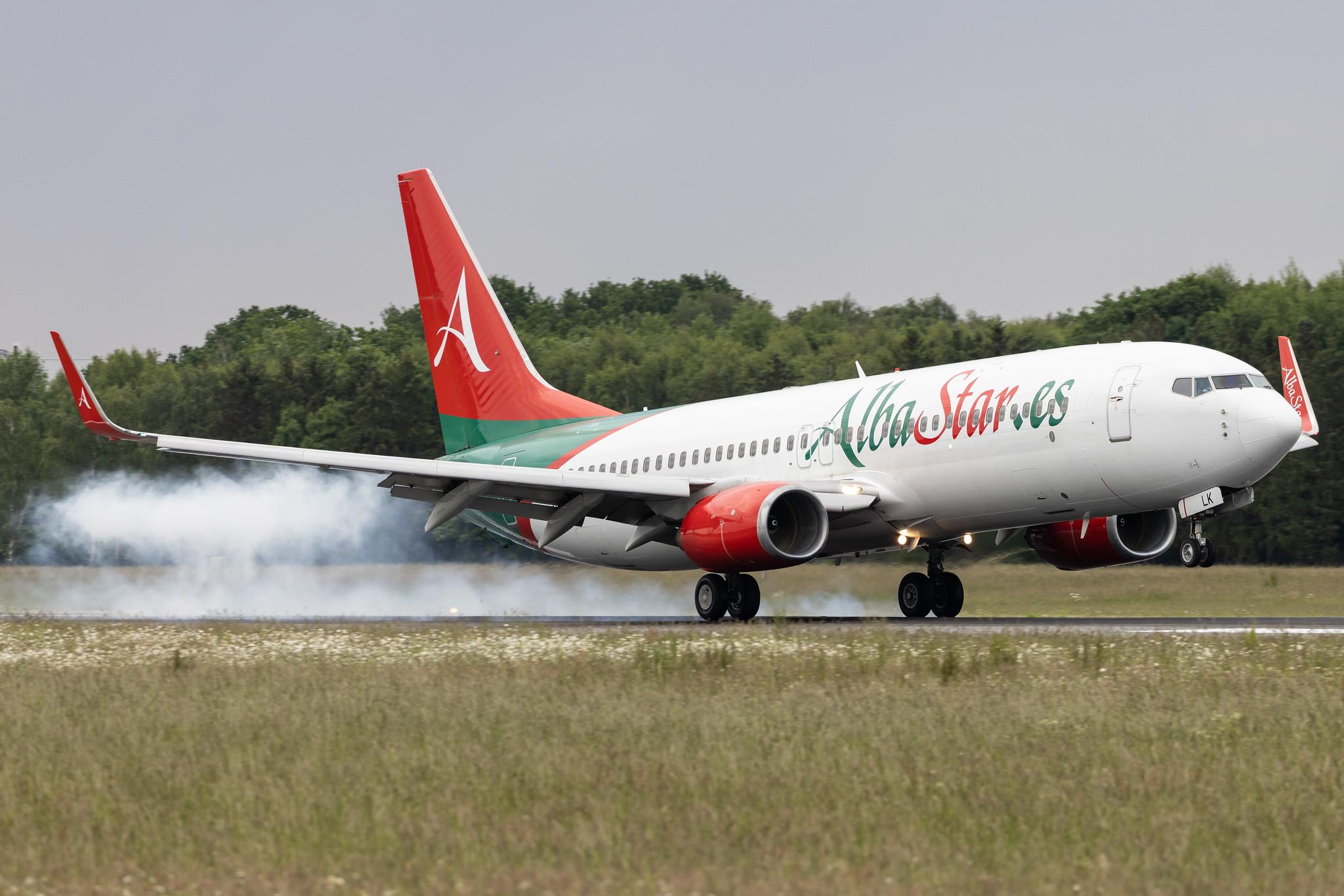 Hamburg Airport: AlbaStar (AP / LAV) | Boeing 737-81M B738 | EC-NLK | MSN 33104