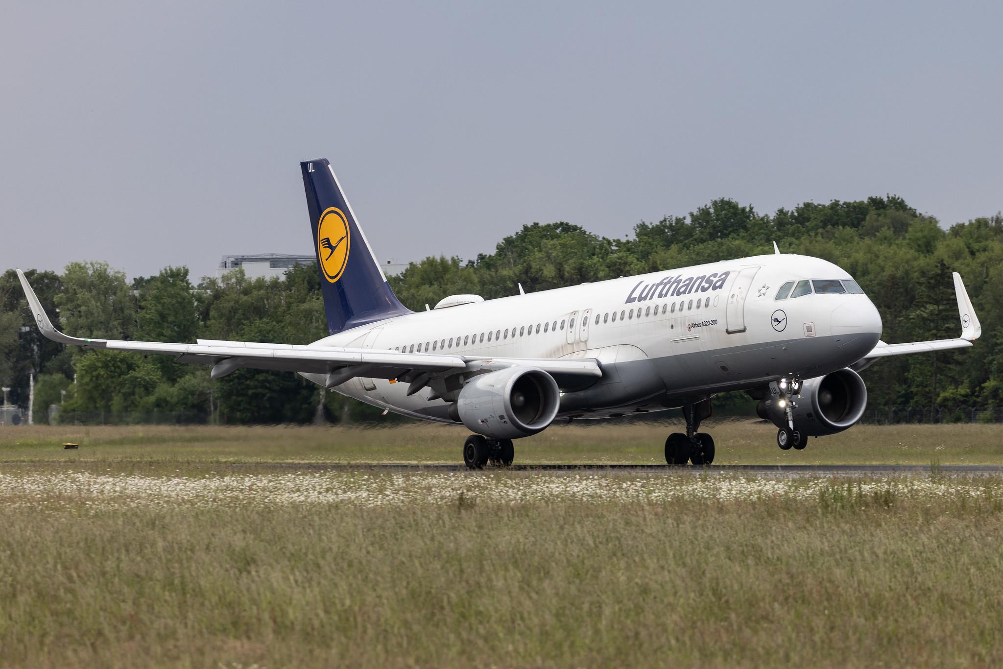Hamburg Airport: Lufthansa (LH / DLH) | Airbus A320-214 A320 | D-AIUL | MSN 6521