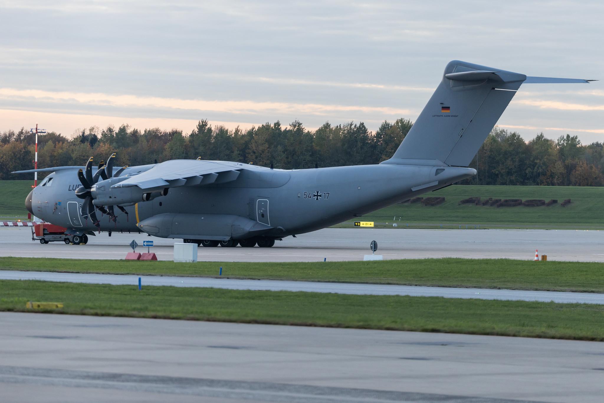 Hamburg Airport: German Air Force (/ GAF) | Airbus A400M-180 A400 | 54+17 | MSN 067