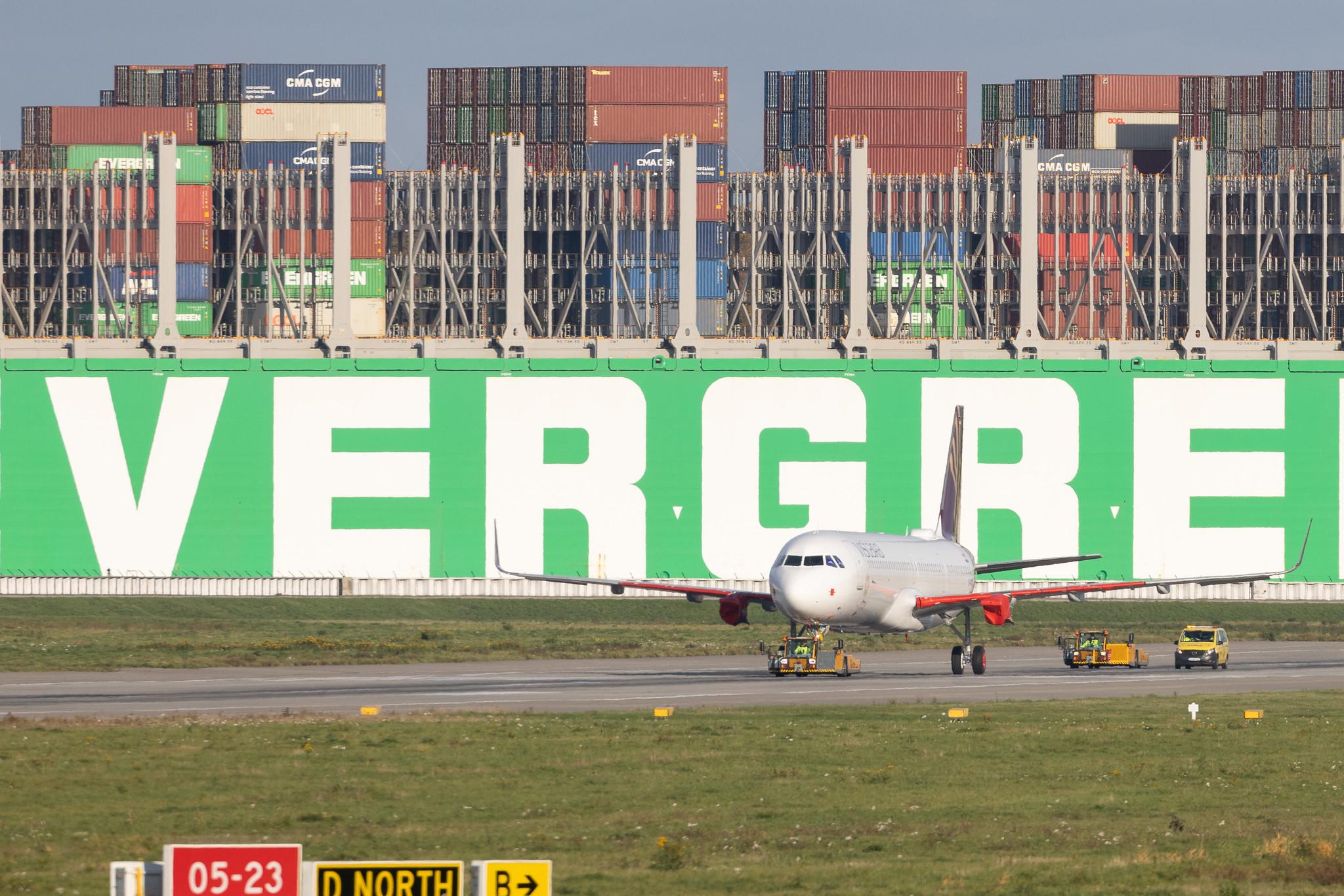 Hamburg Finkenwerder: Vistara (UK / VTI) | Airbus A321-251NX A21N | D-AXXY | MSN 11138